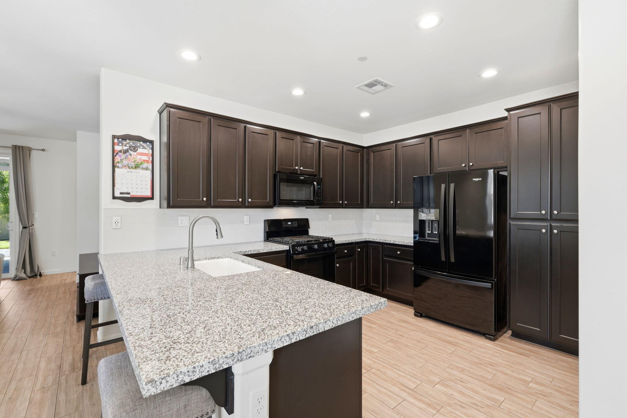 3111 Manchester St, Tulare, CA 93274
