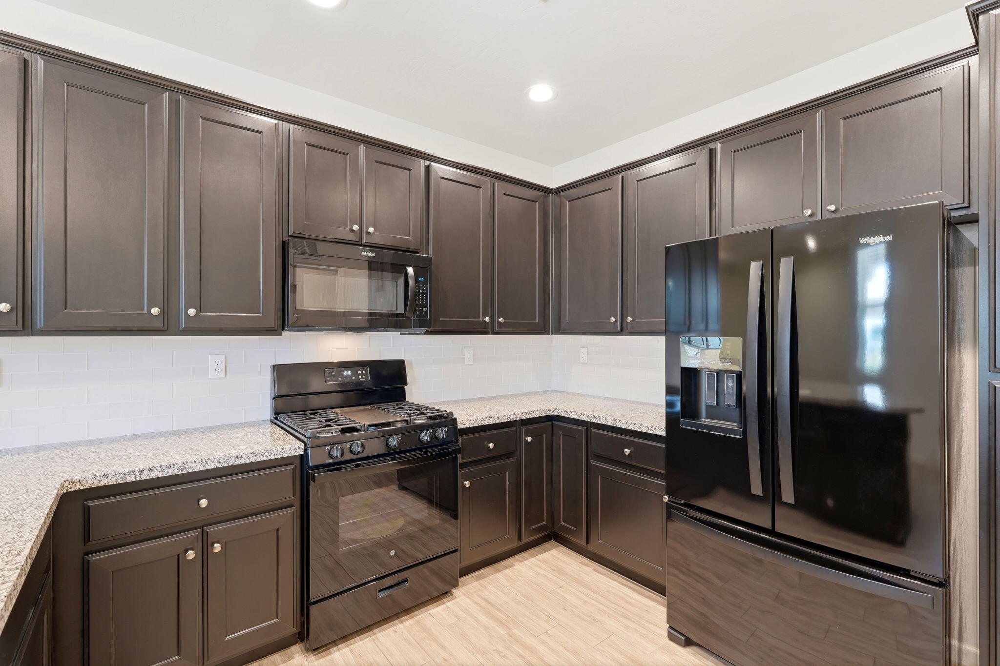3111 Manchester St, Tulare, CA 93274