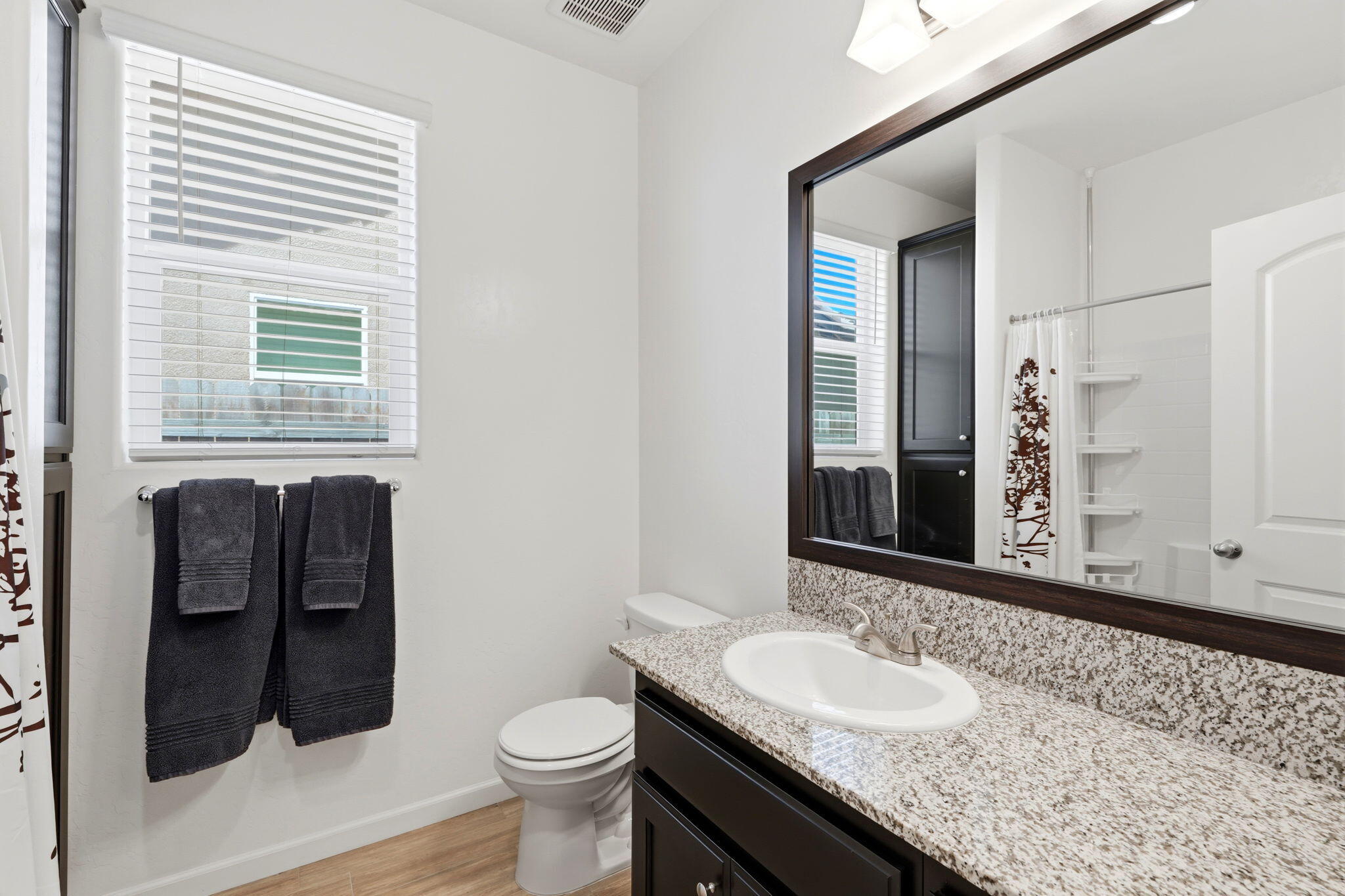 3111 Manchester St, Tulare, CA 93274