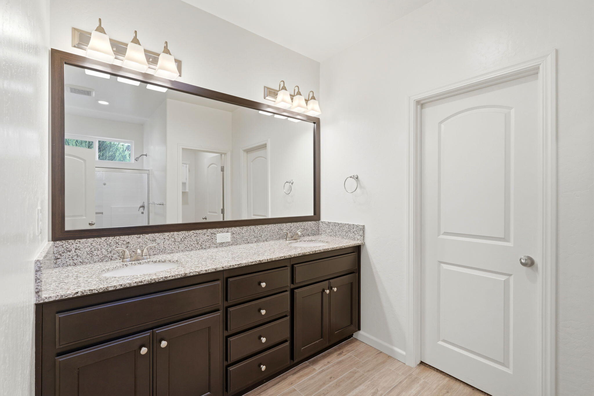 3111 Manchester St, Tulare, CA 93274