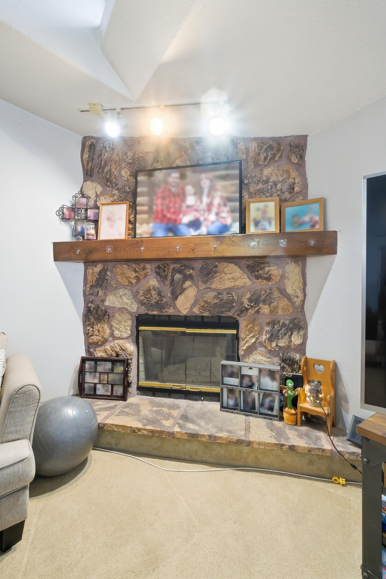 900 E Rankin Ave #121, Tulare, CA 93274