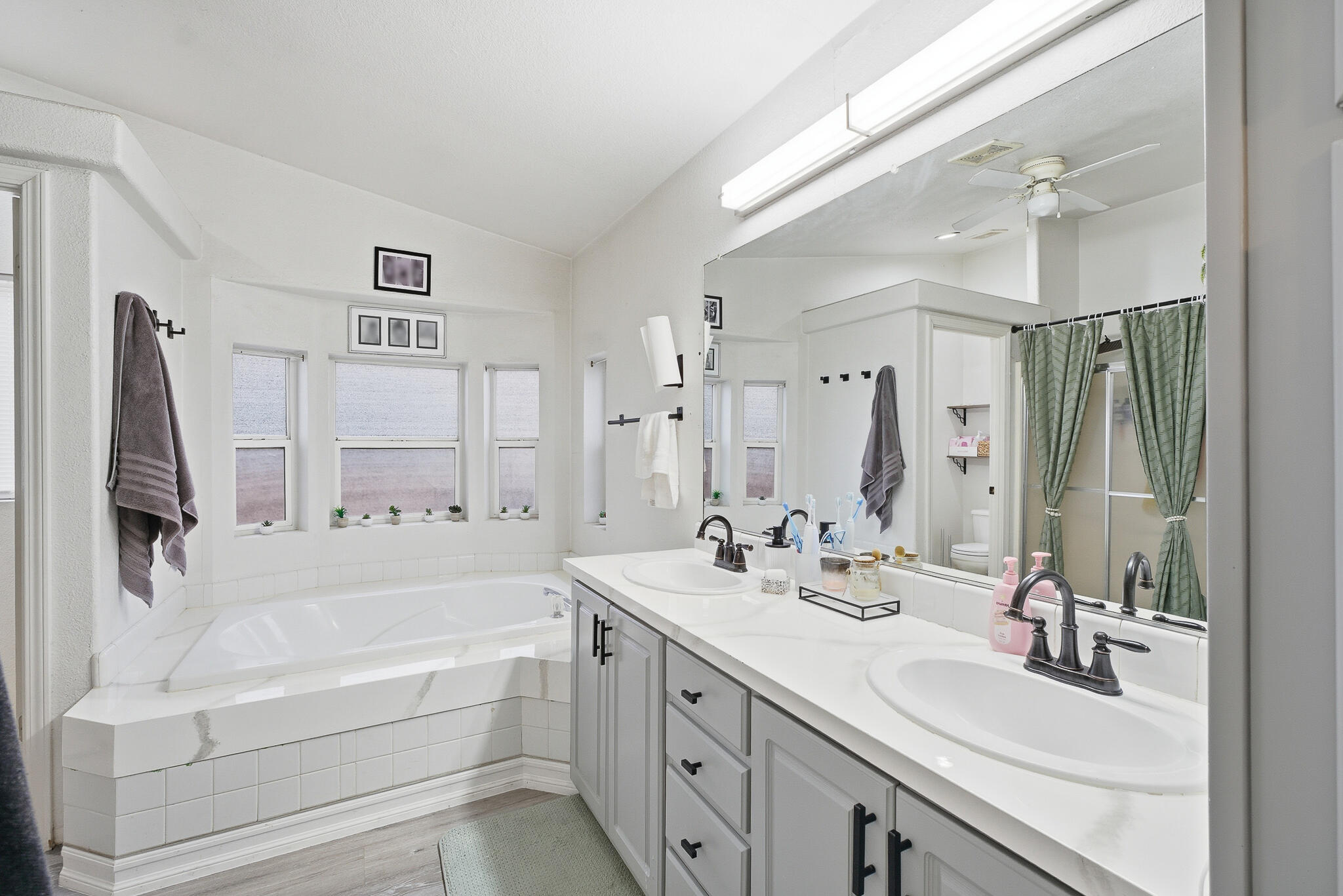 900 E Rankin Ave #121, Tulare, CA 93274