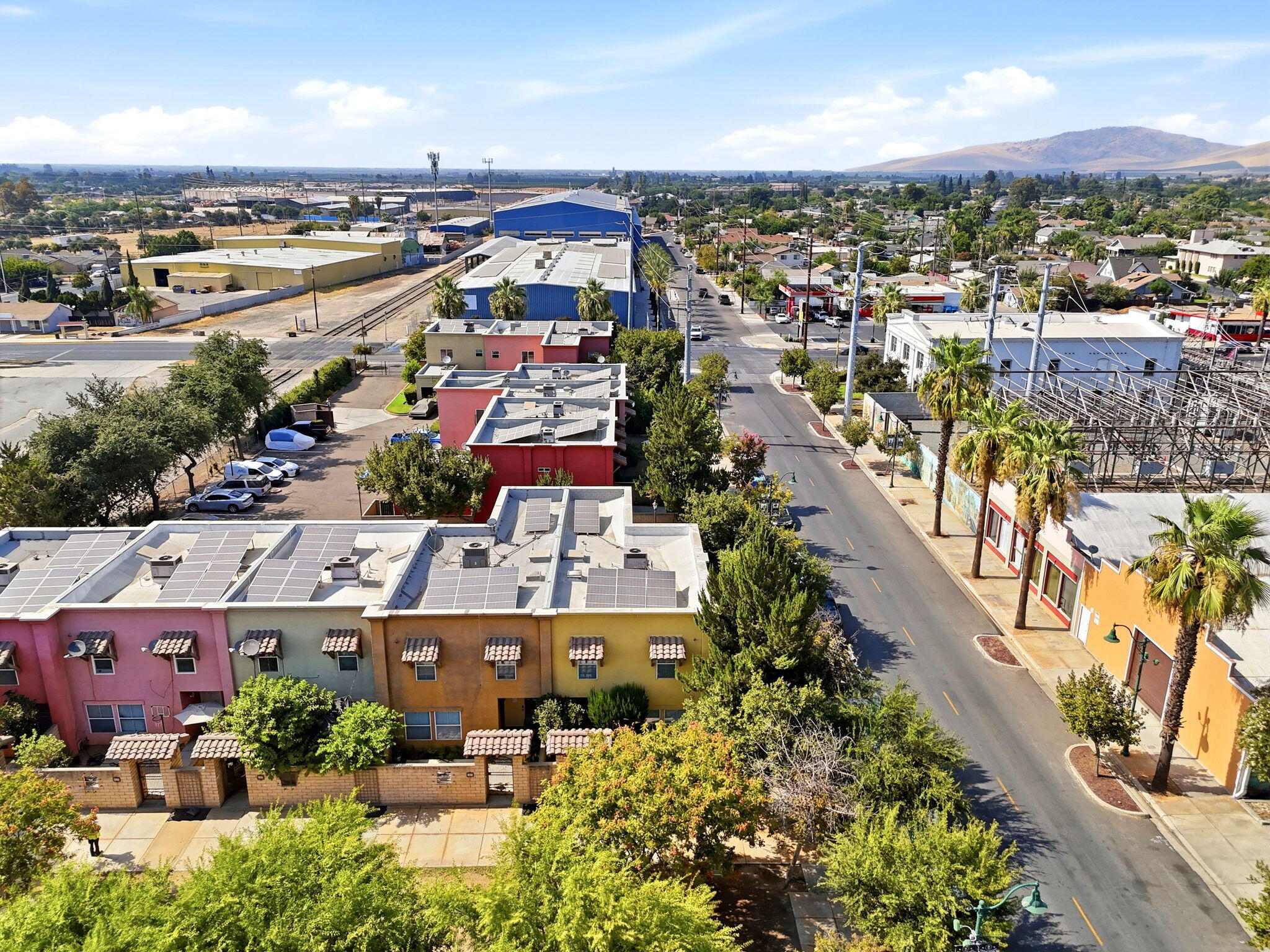 201 N Sweetbriar Ave, Lindsay, CA 93247