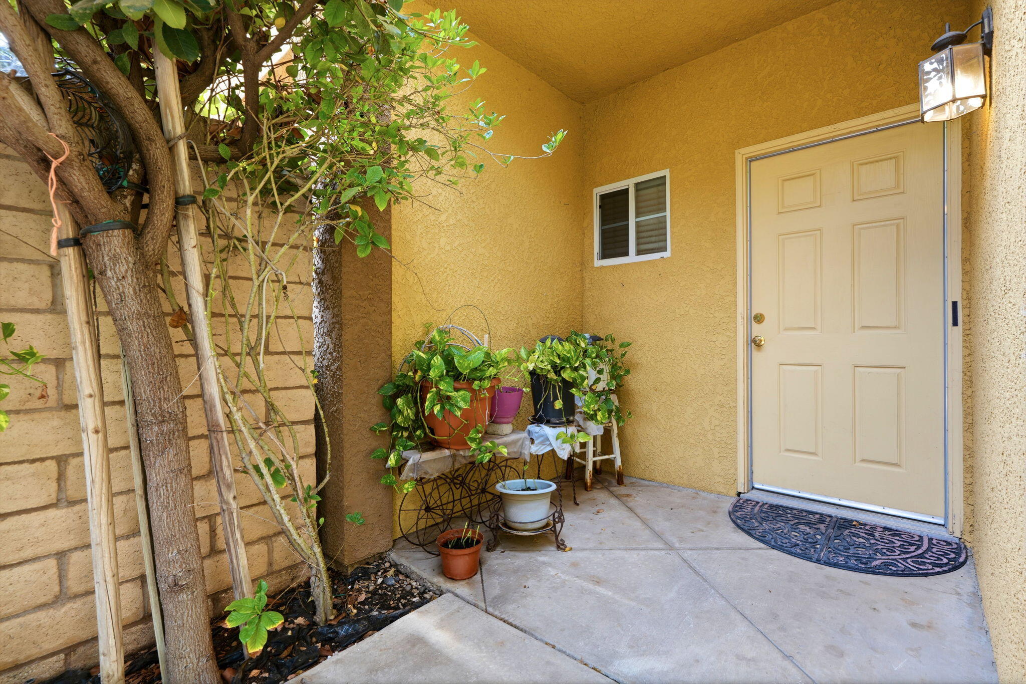 201 N Sweetbriar Ave, Lindsay, CA 93247
