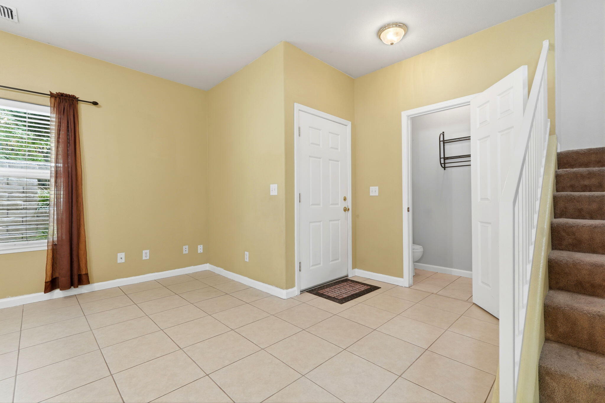 201 N Sweetbriar Ave, Lindsay, CA 93247