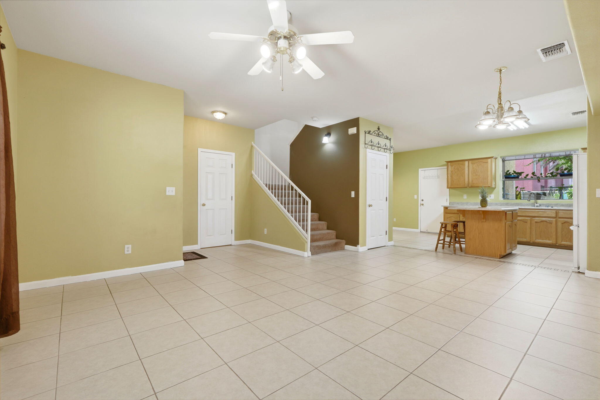201 N Sweetbriar Ave, Lindsay, CA 93247