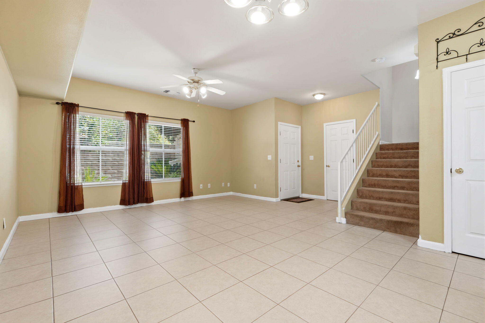 201 N Sweetbriar Ave, Lindsay, CA 93247