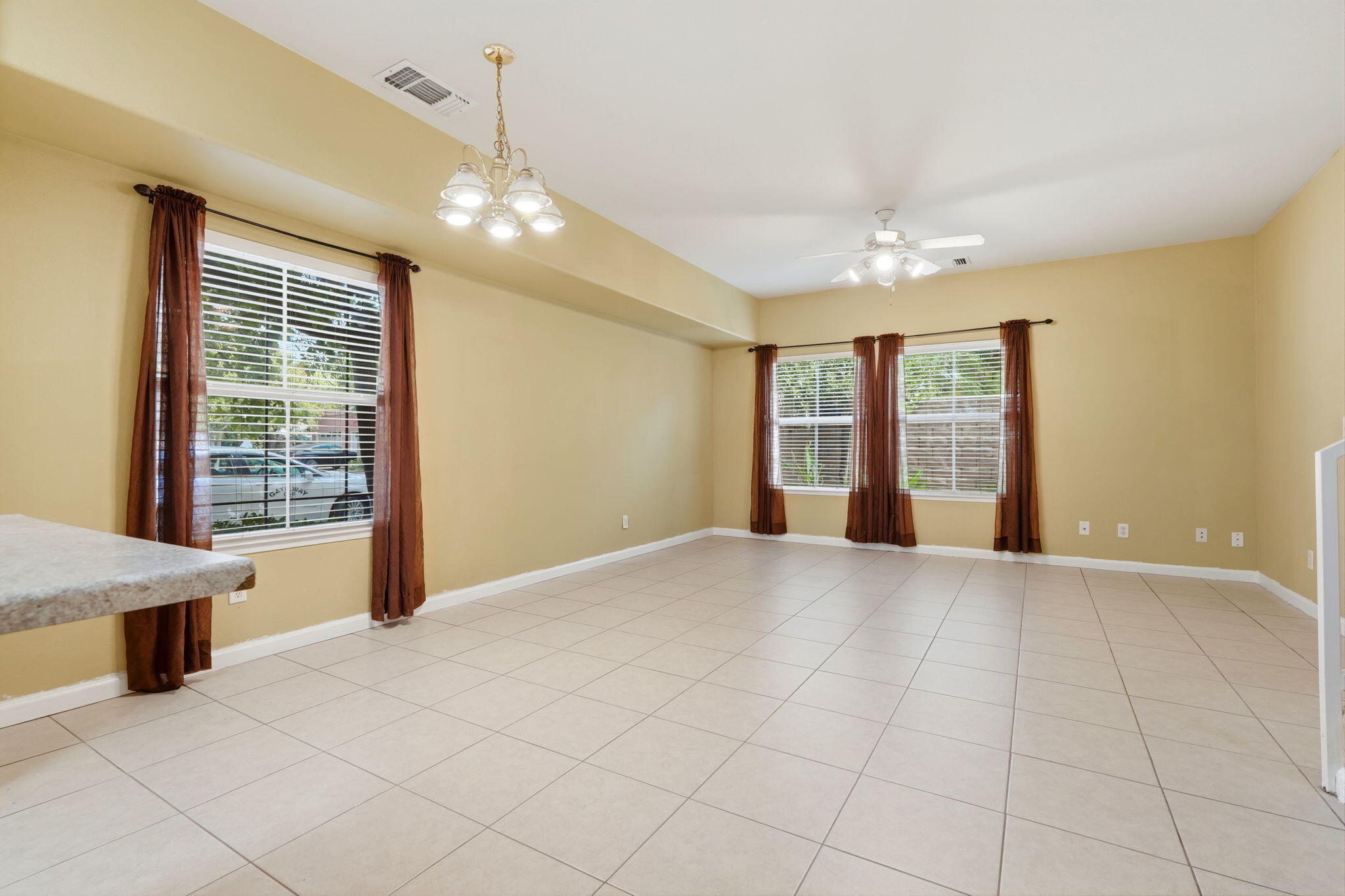 201 N Sweetbriar Ave, Lindsay, CA 93247