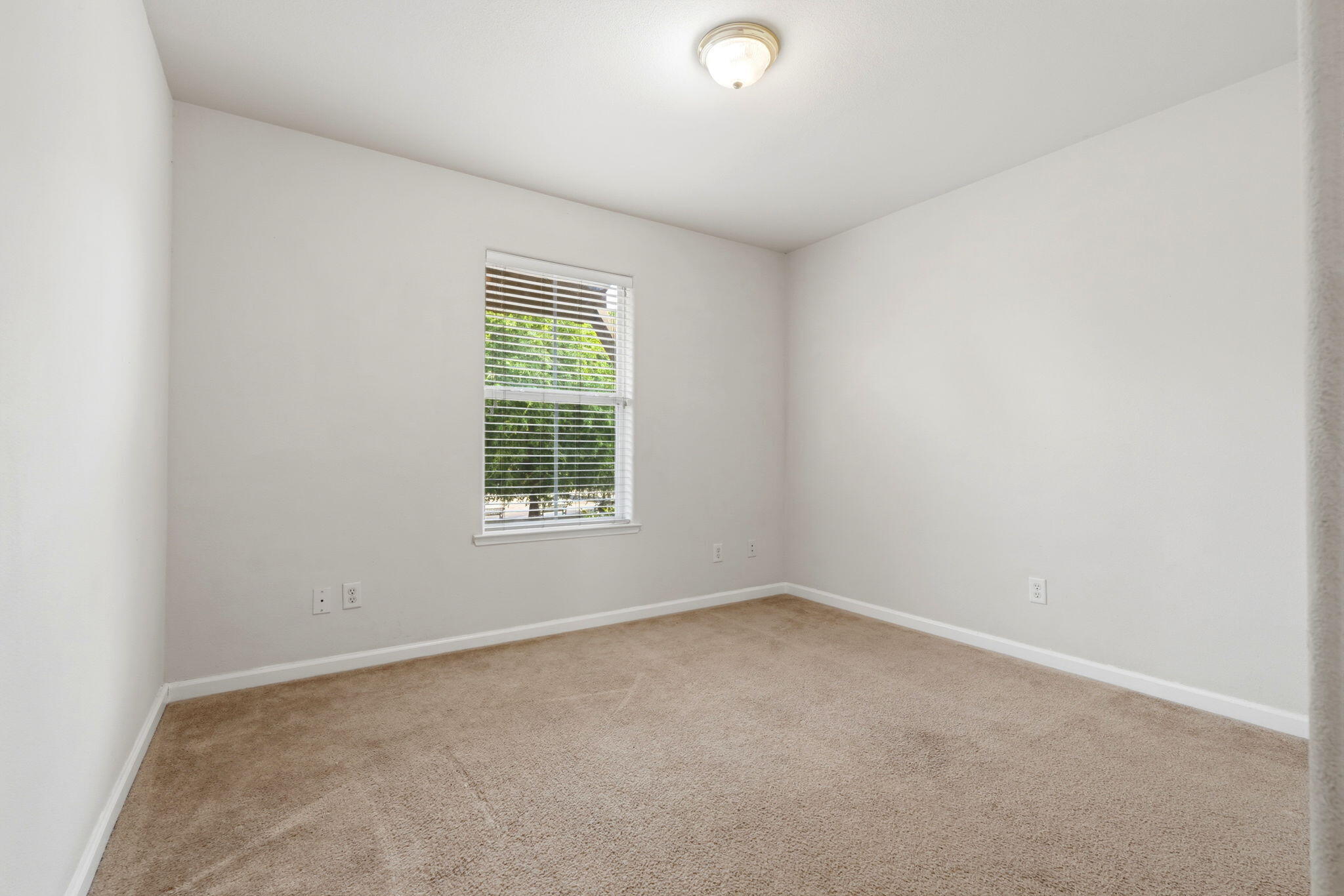 201 N Sweetbriar Ave, Lindsay, CA 93247