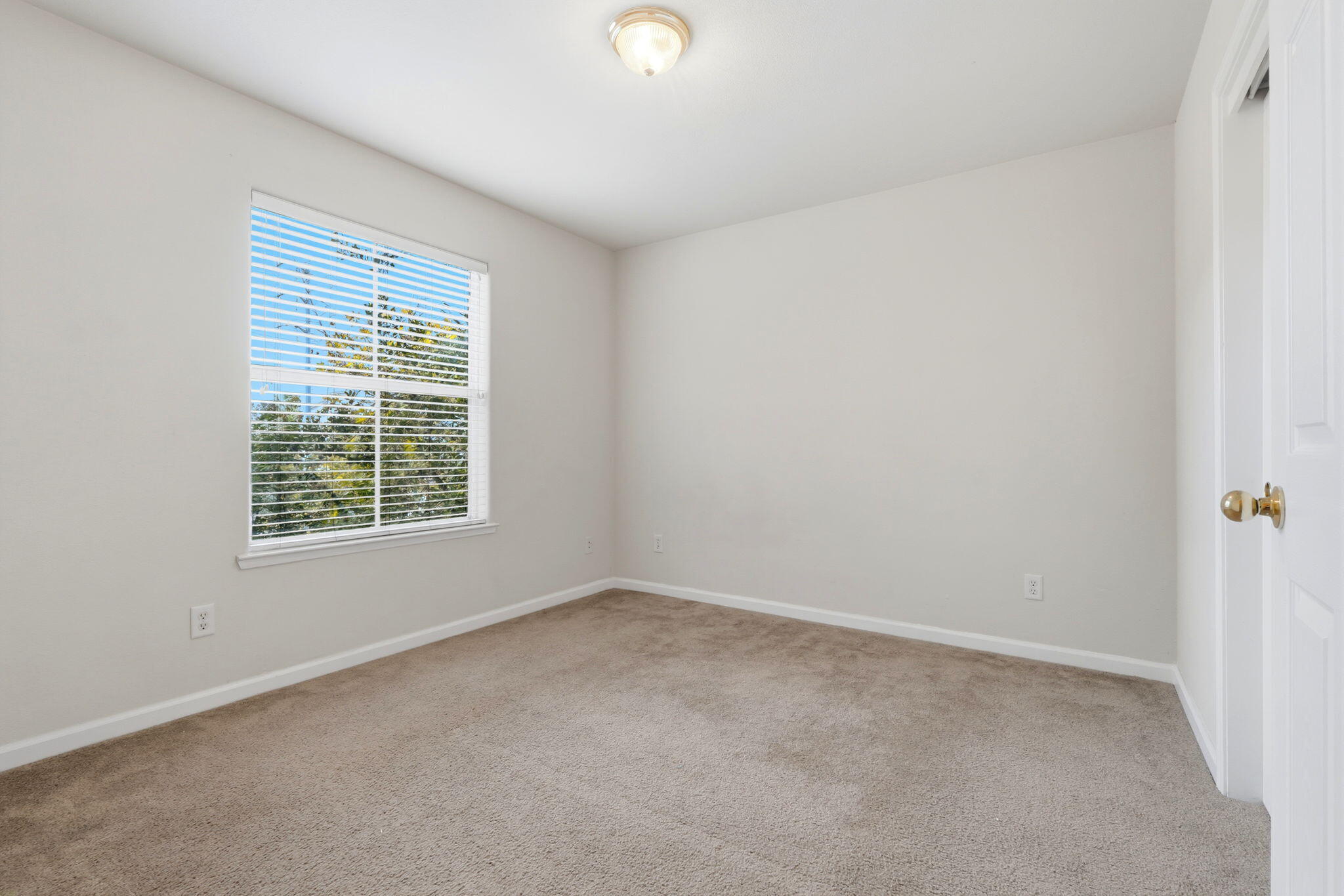 201 N Sweetbriar Ave, Lindsay, CA 93247