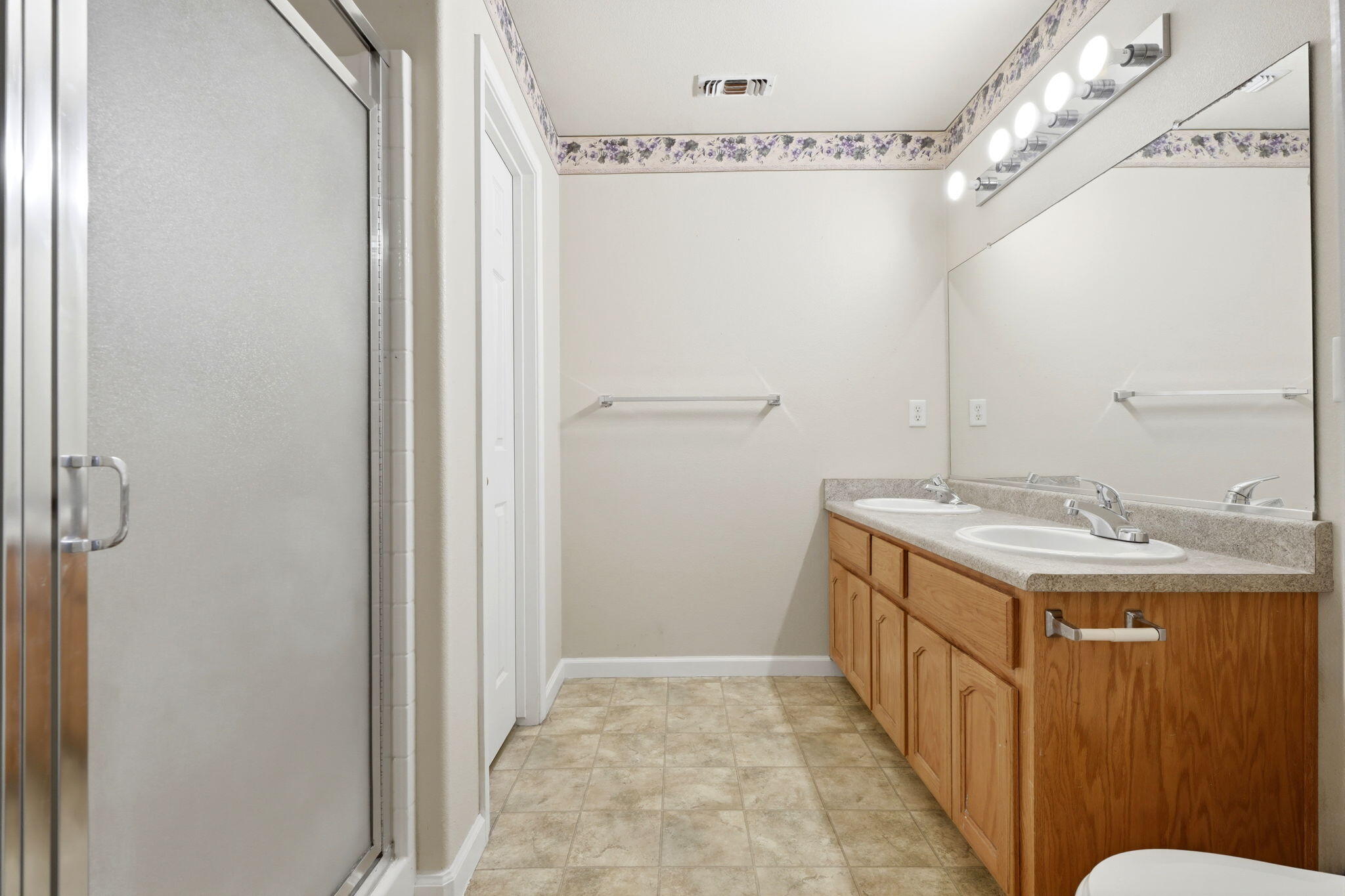 201 N Sweetbriar Ave, Lindsay, CA 93247