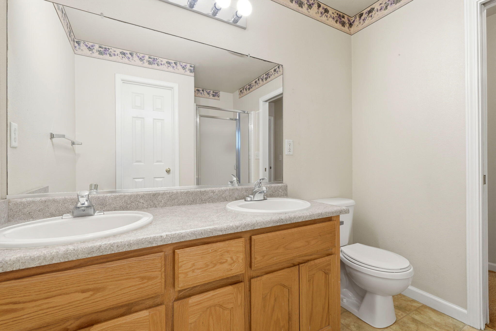 201 N Sweetbriar Ave, Lindsay, CA 93247