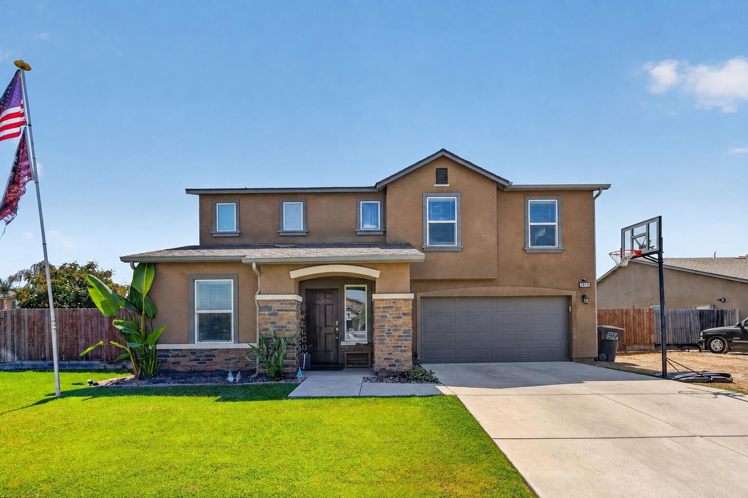 2919 N Hermosa Ct, Visalia, CA 93291