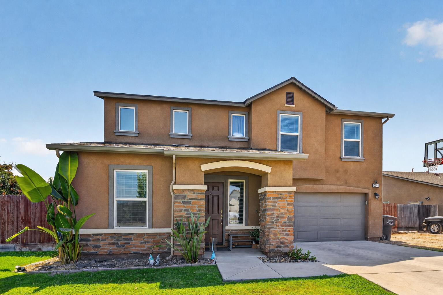 2919 N Hermosa Ct, Visalia, CA 93291