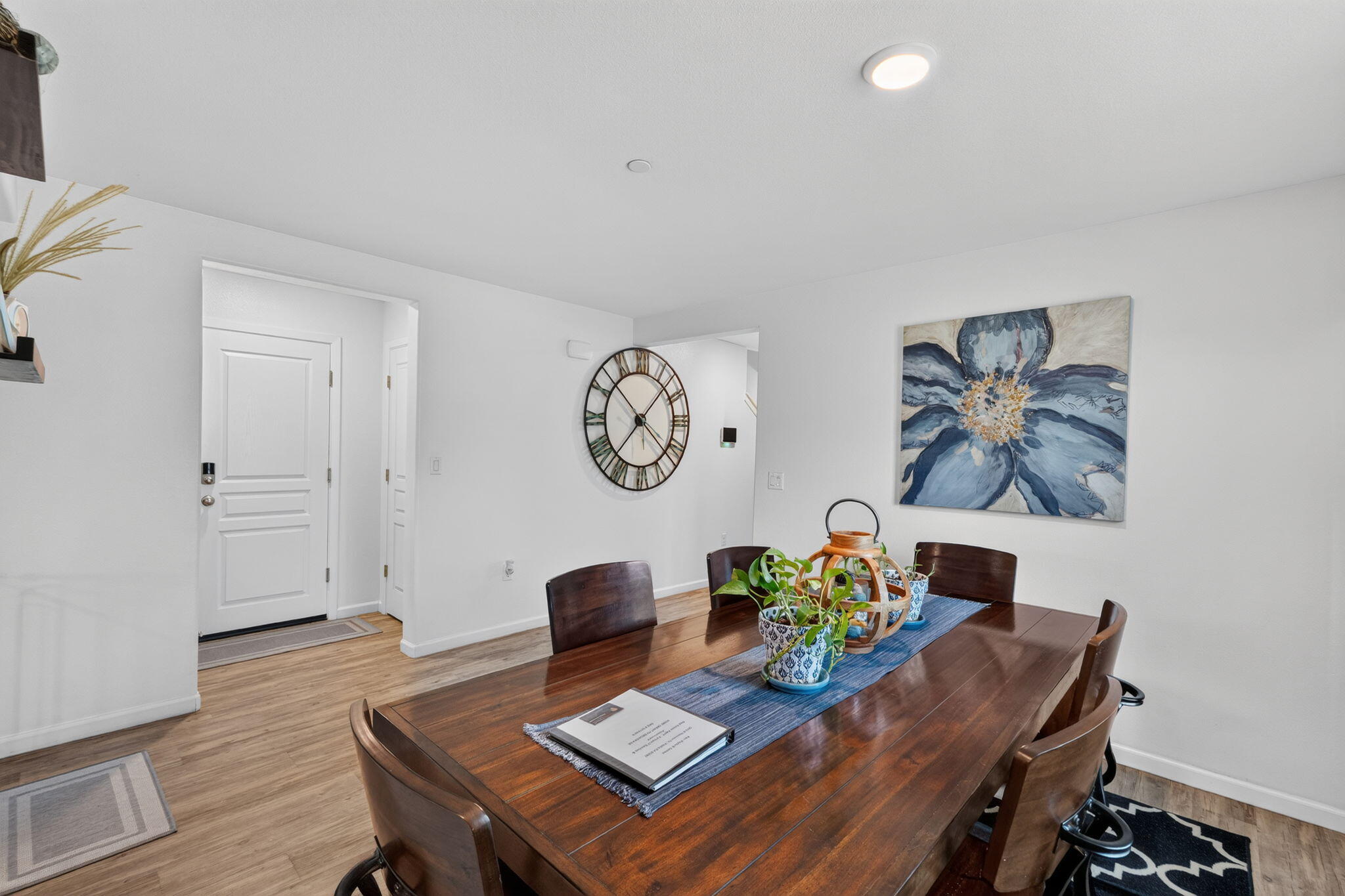 2919 N Hermosa Ct, Visalia, CA 93291