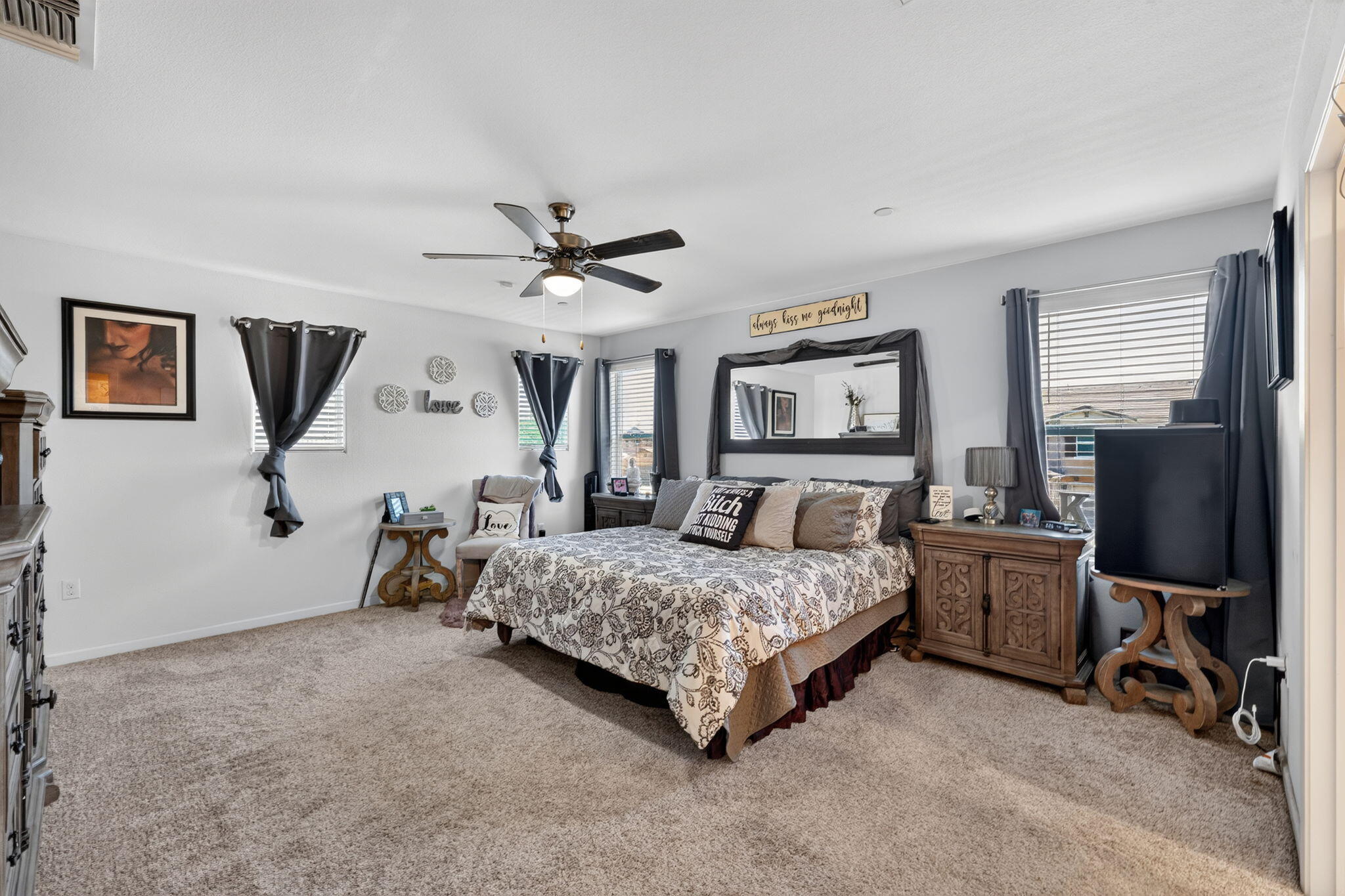 2919 N Hermosa Ct, Visalia, CA 93291