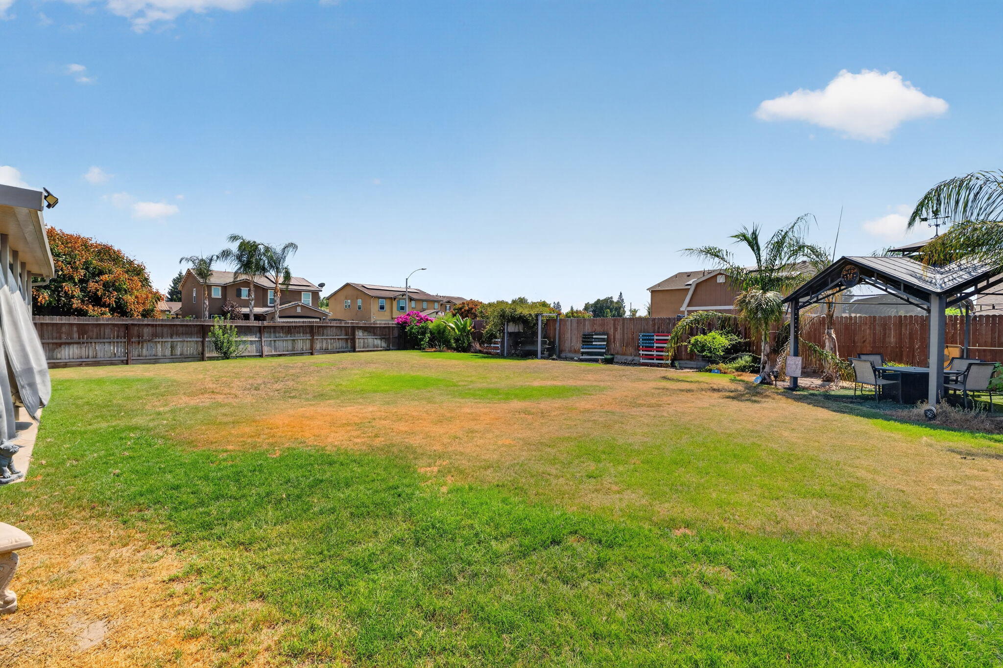 2919 N Hermosa Ct, Visalia, CA 93291