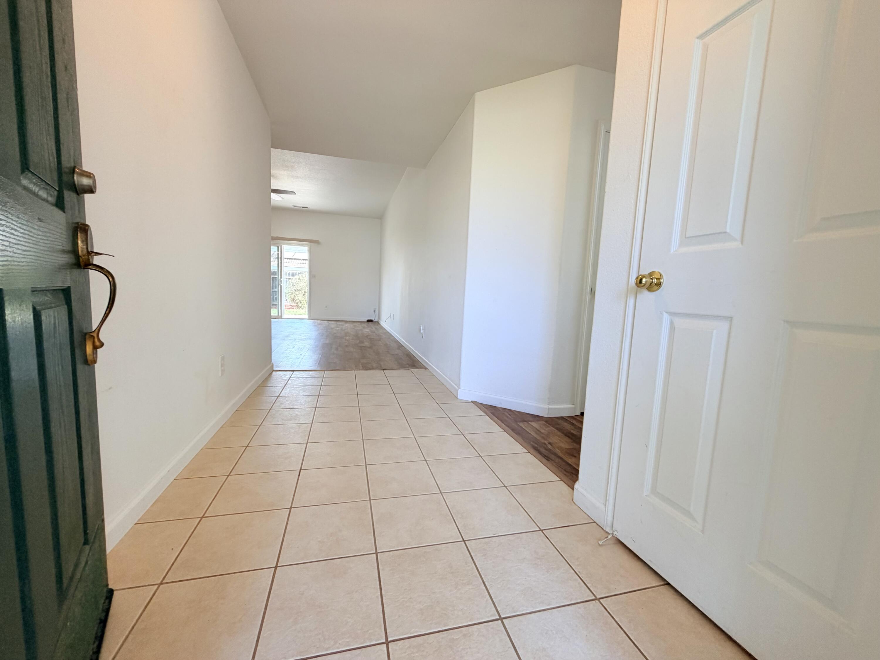 1914 Pioneer Ave, Porterville, CA 93257