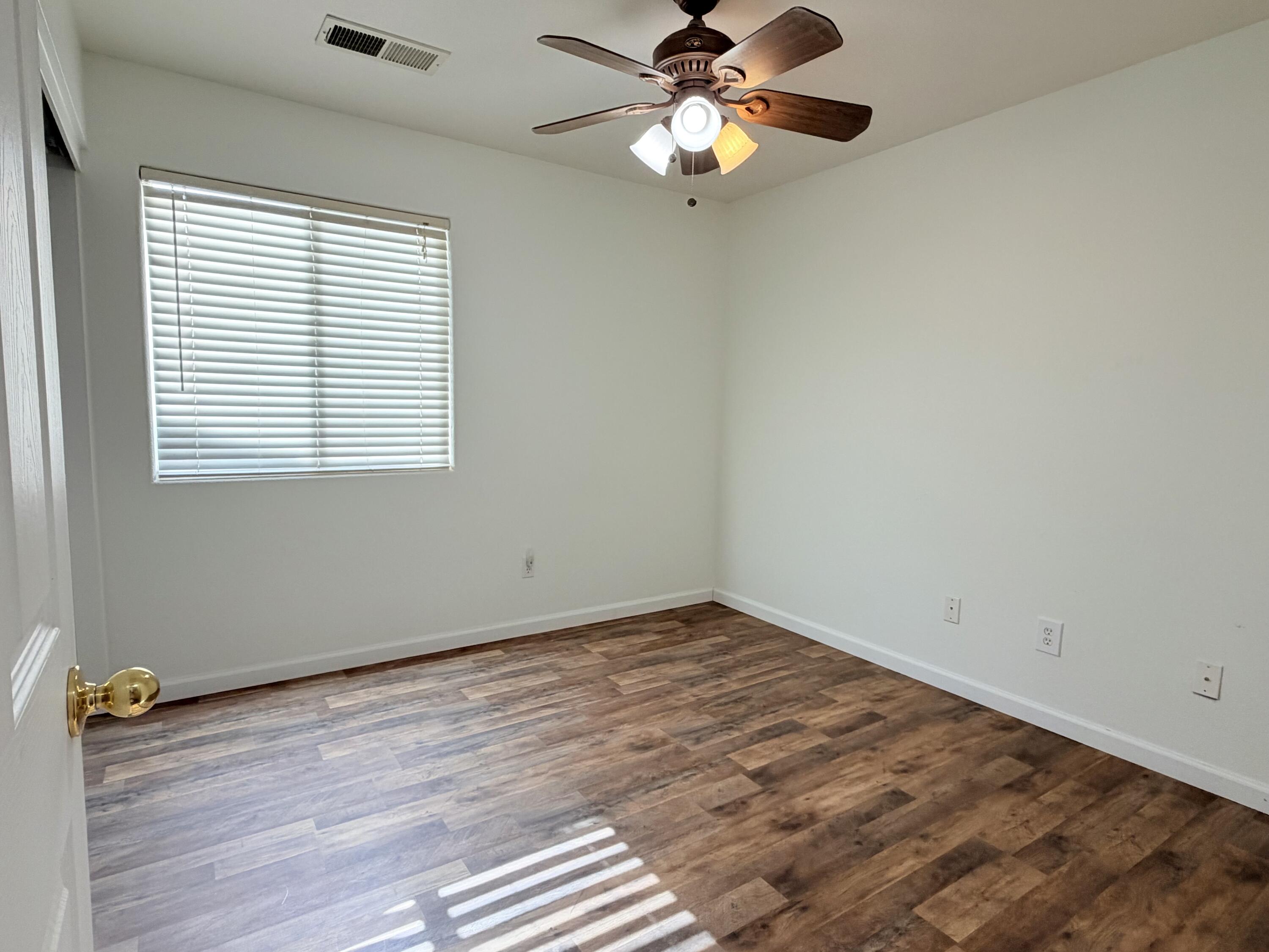 1914 Pioneer Ave, Porterville, CA 93257