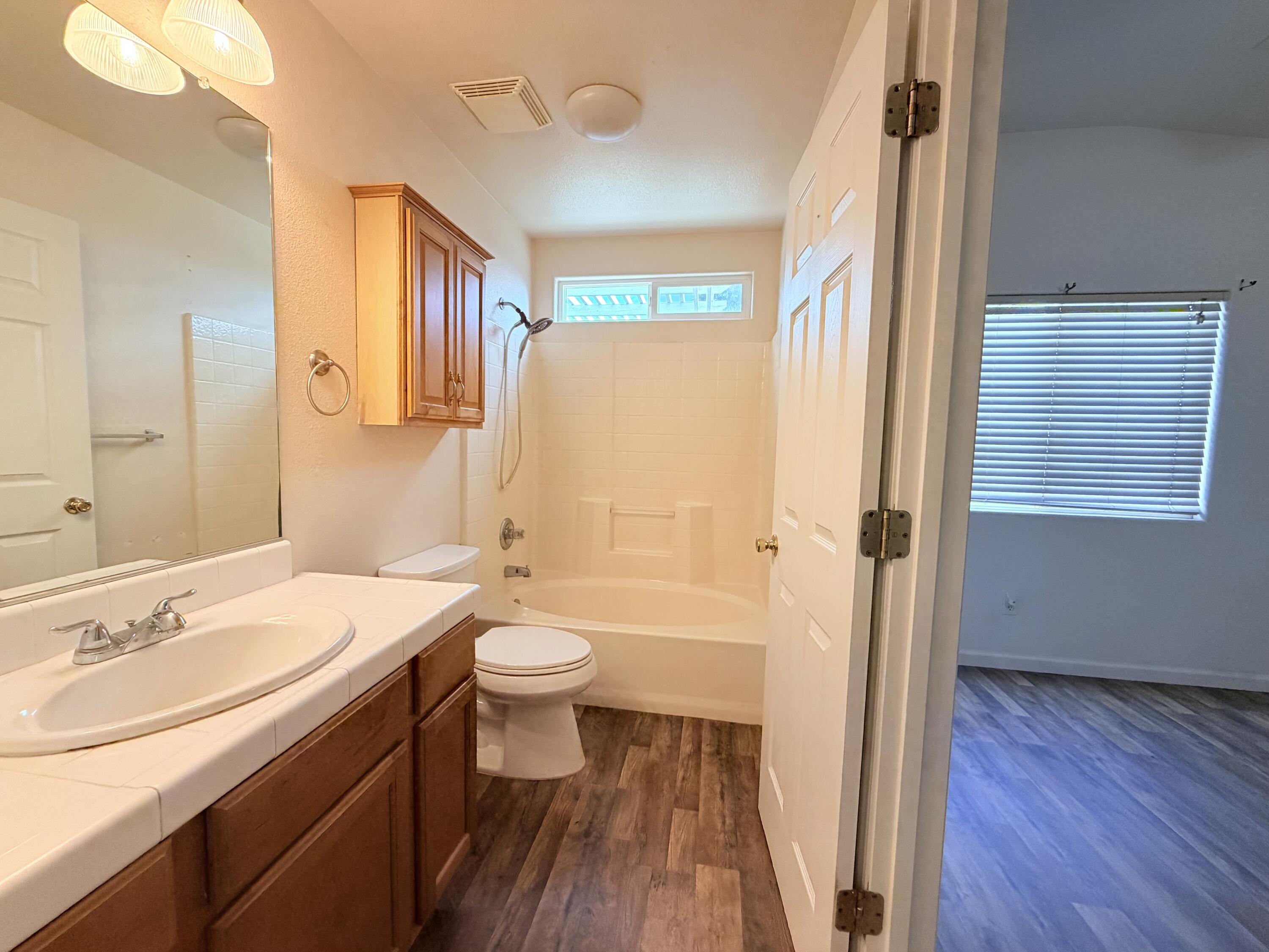 1914 Pioneer Ave, Porterville, CA 93257