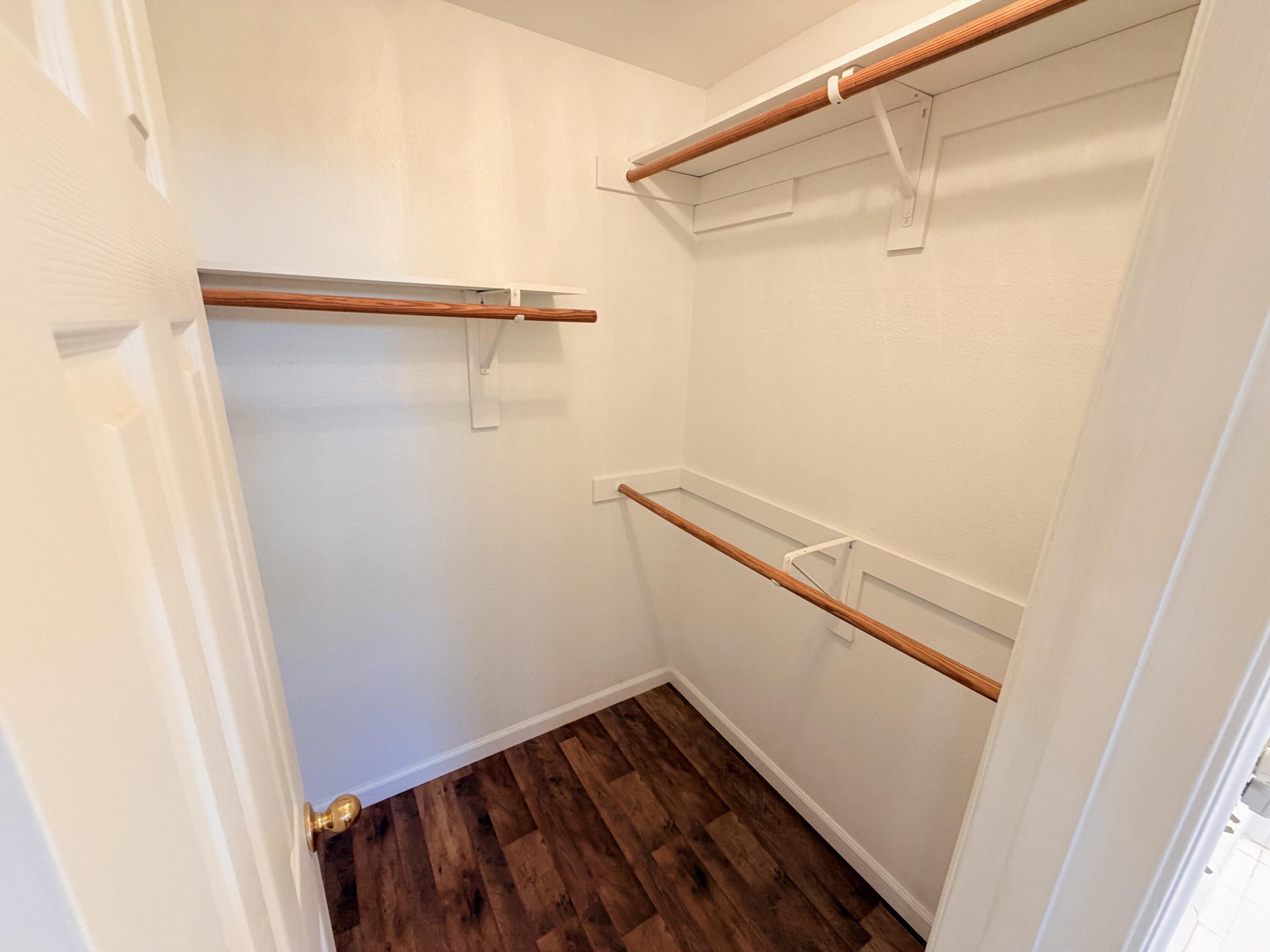 1914 Pioneer Ave, Porterville, CA 93257