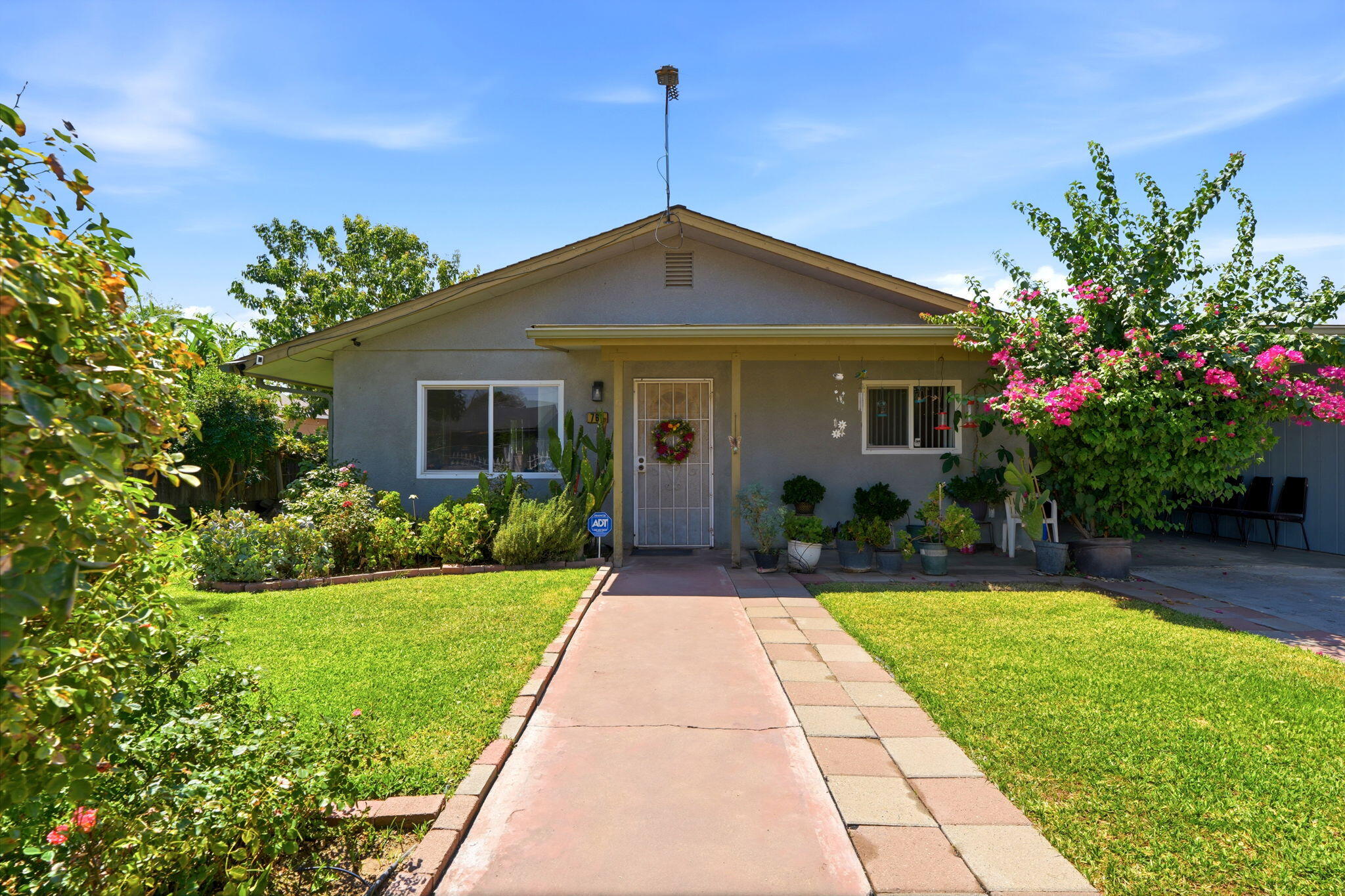 769 N Pine St, Woodlake, CA 93286