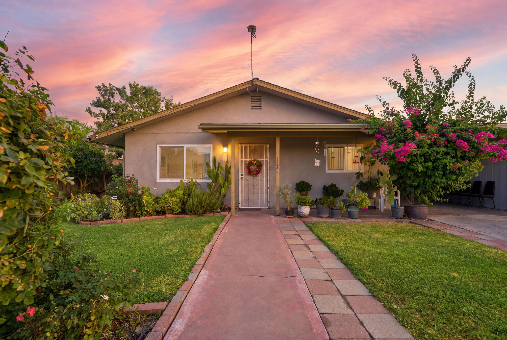 769 N Pine St, Woodlake, CA 93286