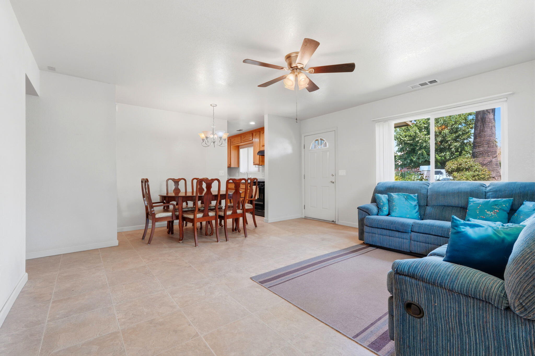 769 N Pine St, Woodlake, CA 93286