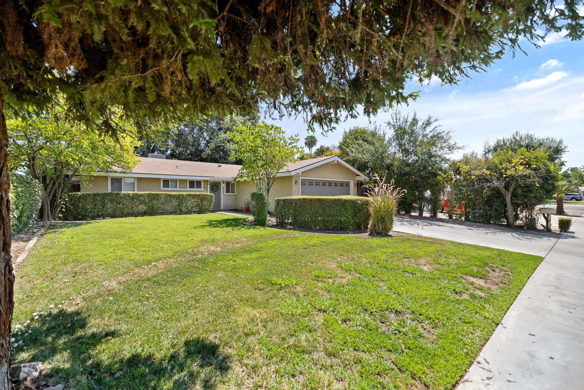 1730 S Atwood St, Visalia, CA 93277
