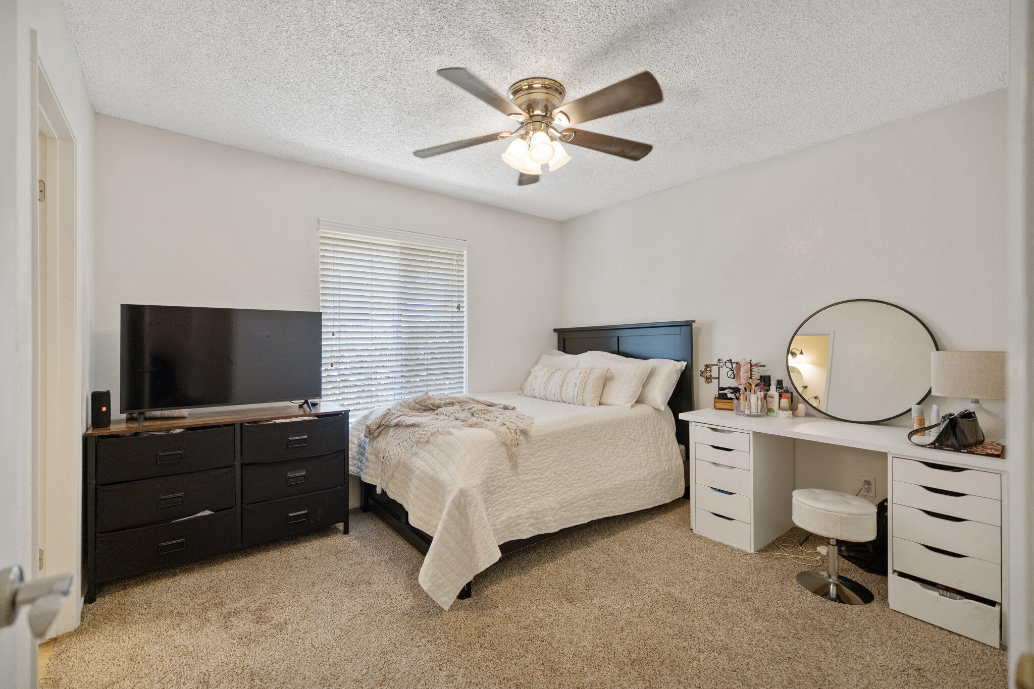 1730 S Atwood St, Visalia, CA 93277
