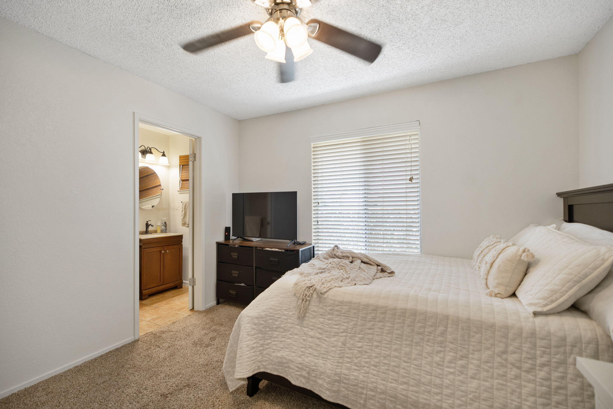 1730 S Atwood St, Visalia, CA 93277