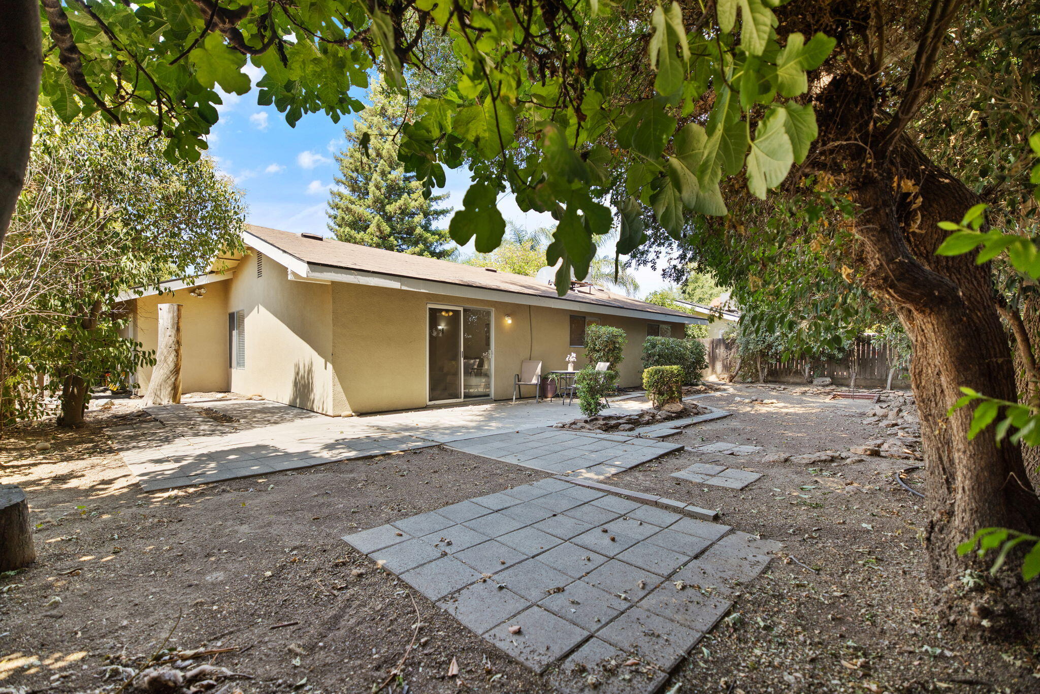 1730 S Atwood St, Visalia, CA 93277