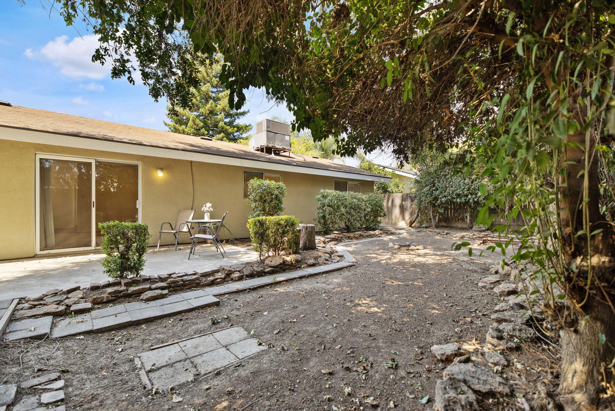 1730 S Atwood St, Visalia, CA 93277