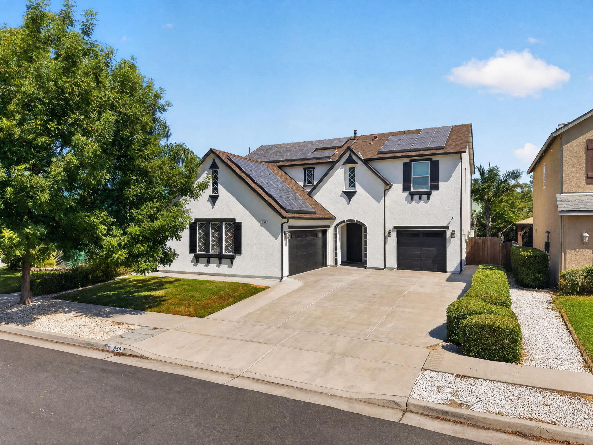 650 Firenze St, Lemoore, CA 93245