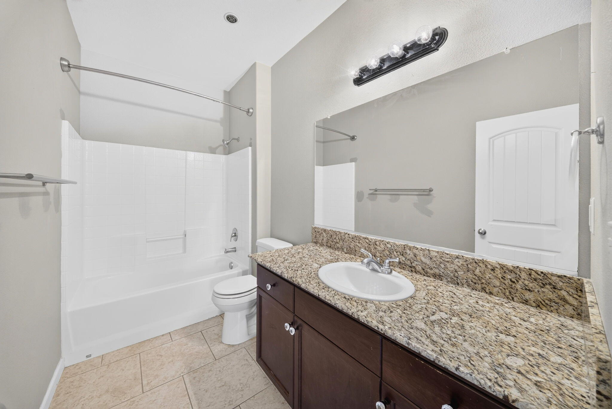 650 Firenze St, Lemoore, CA 93245
