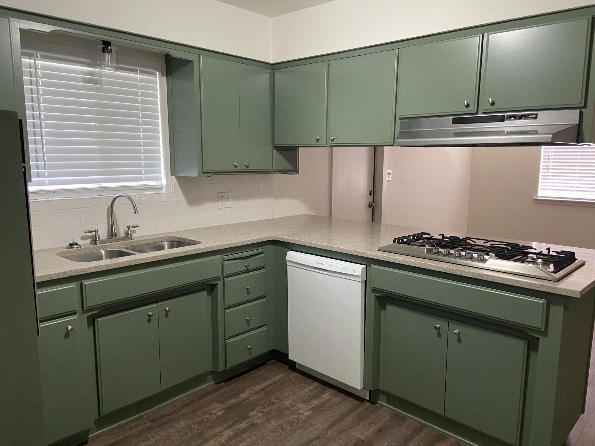 1711 W Kanai Ave, Porterville, CA 93257