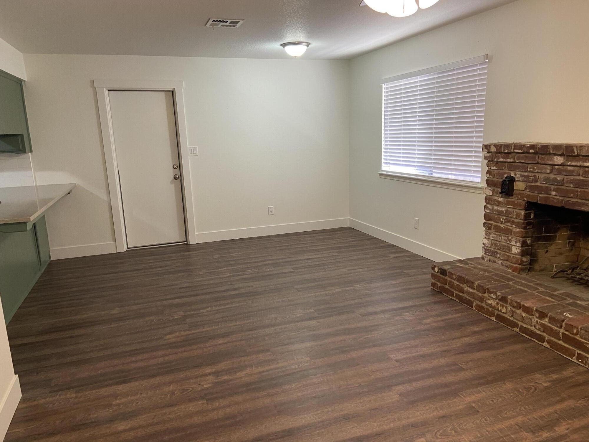 1711 W Kanai Ave, Porterville, CA 93257