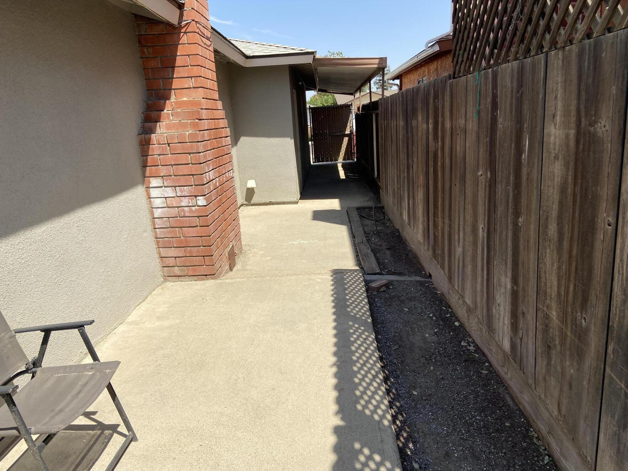 1711 W Kanai Ave, Porterville, CA 93257