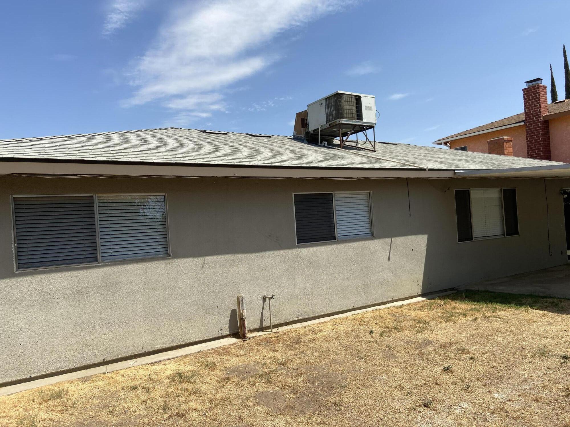 1711 W Kanai Ave, Porterville, CA 93257