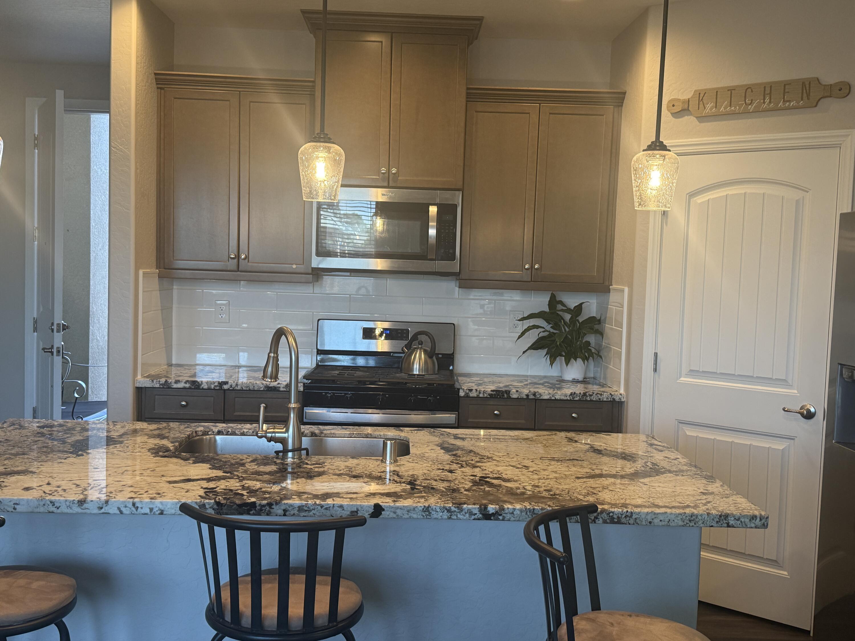 1187 Ambrosia Ln, Madera, CA 93638