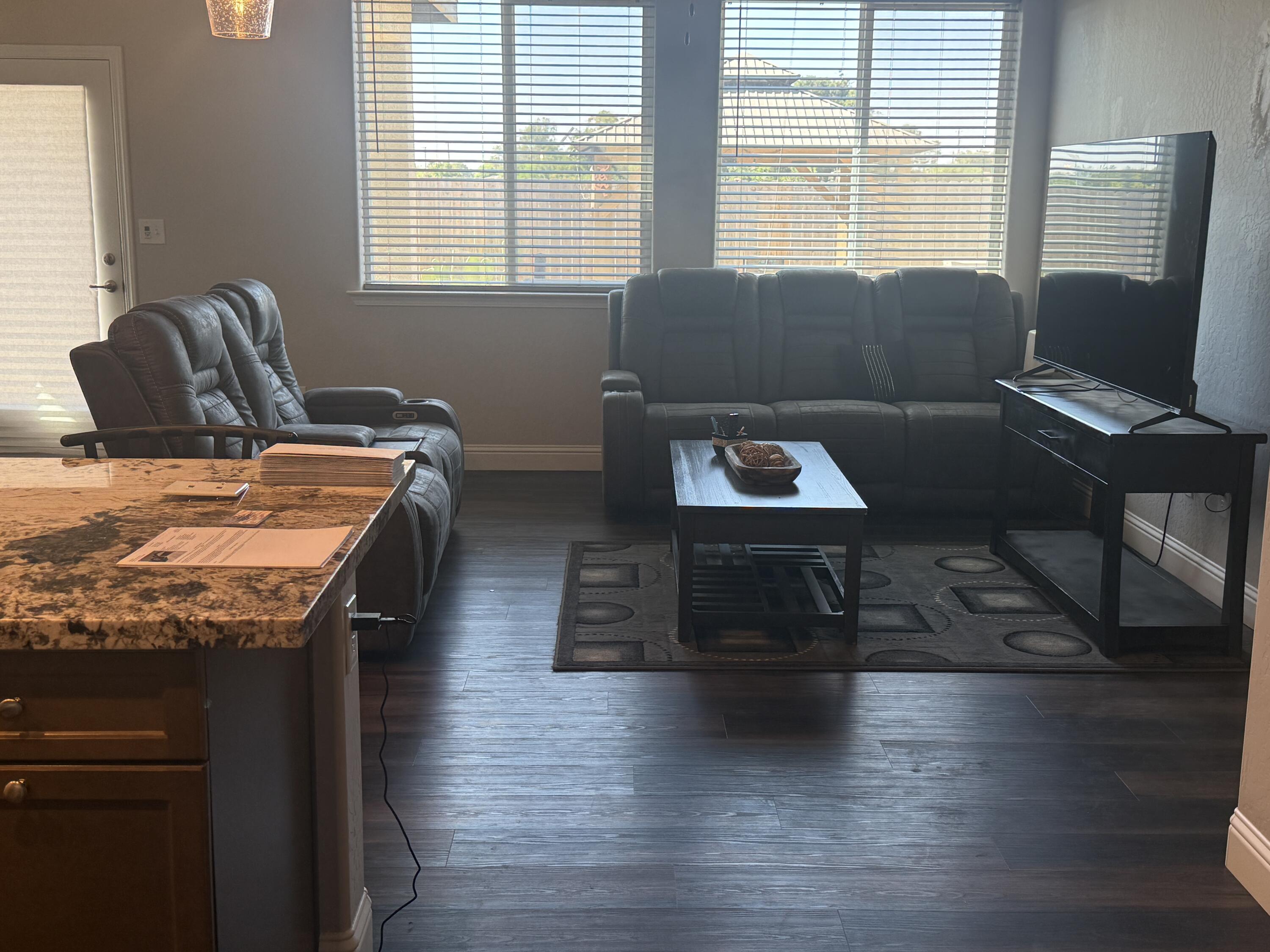 1187 Ambrosia Ln, Madera, CA 93638