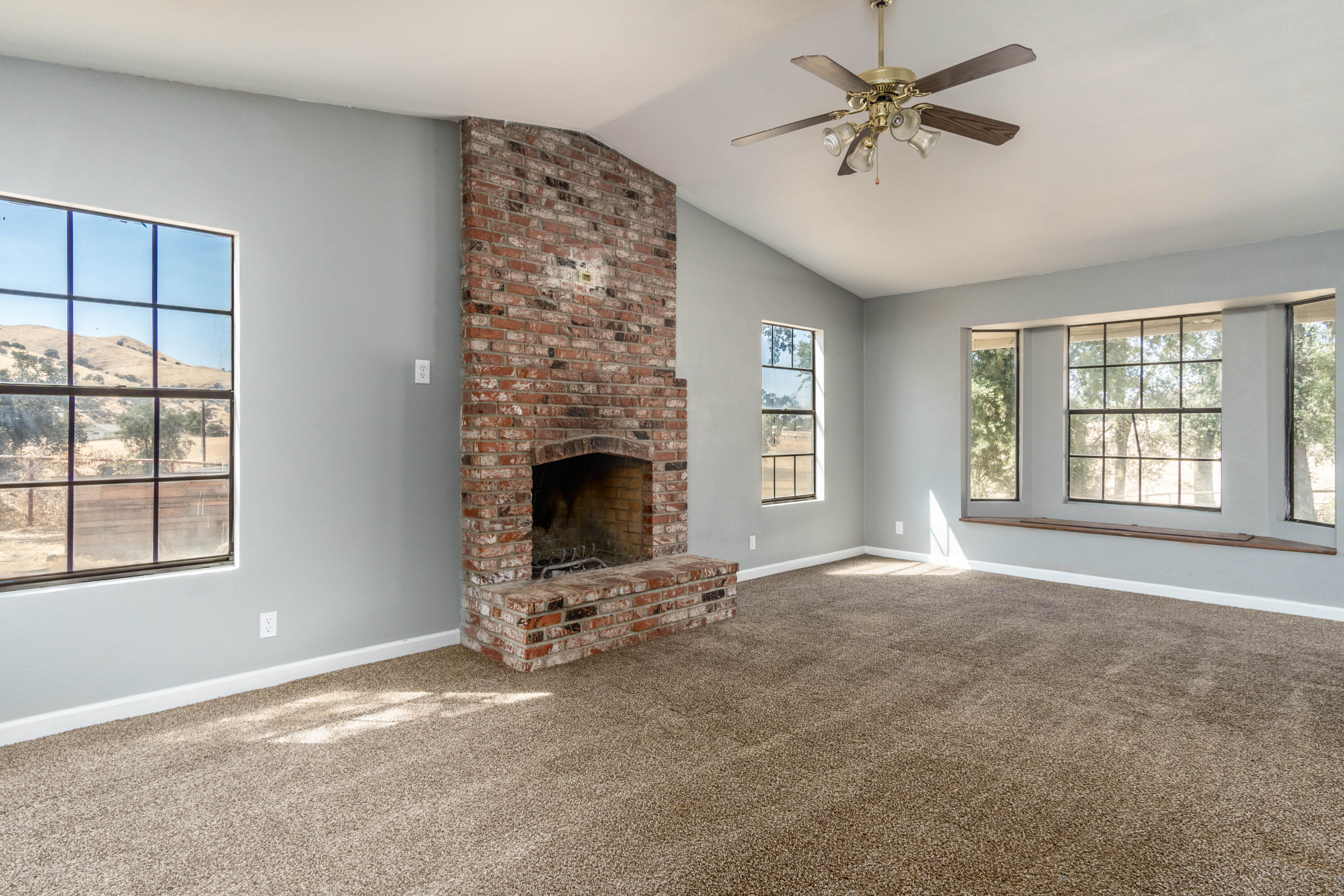 32100 Success Valley Dr, Porterville, CA 93257