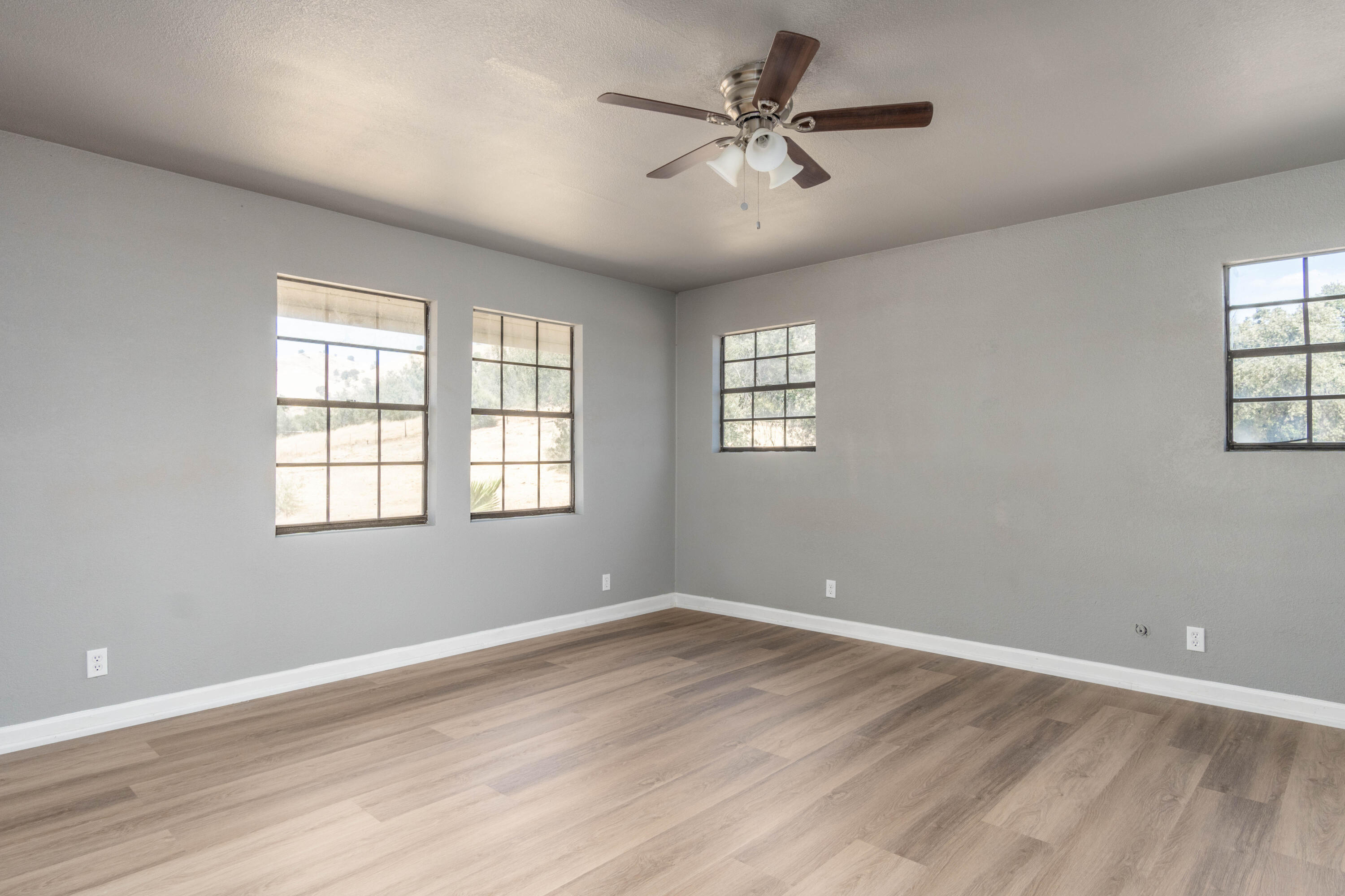 32100 Success Valley Dr, Porterville, CA 93257