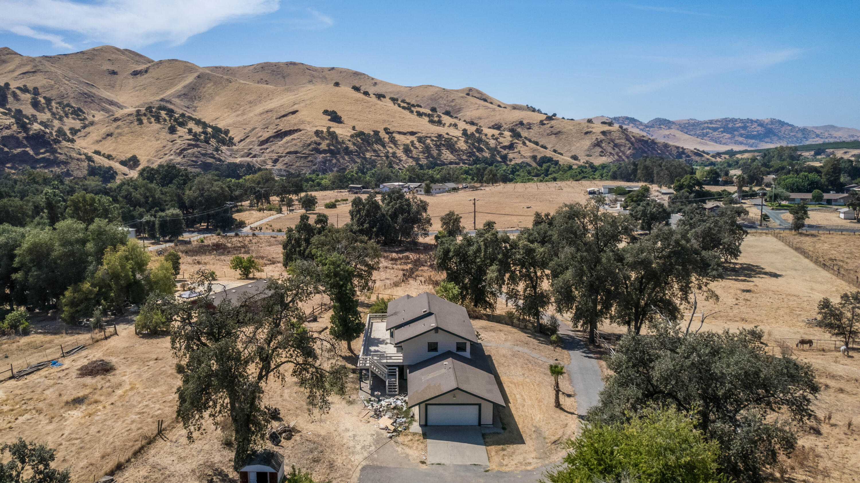 32100 Success Valley Dr, Porterville, CA 93257