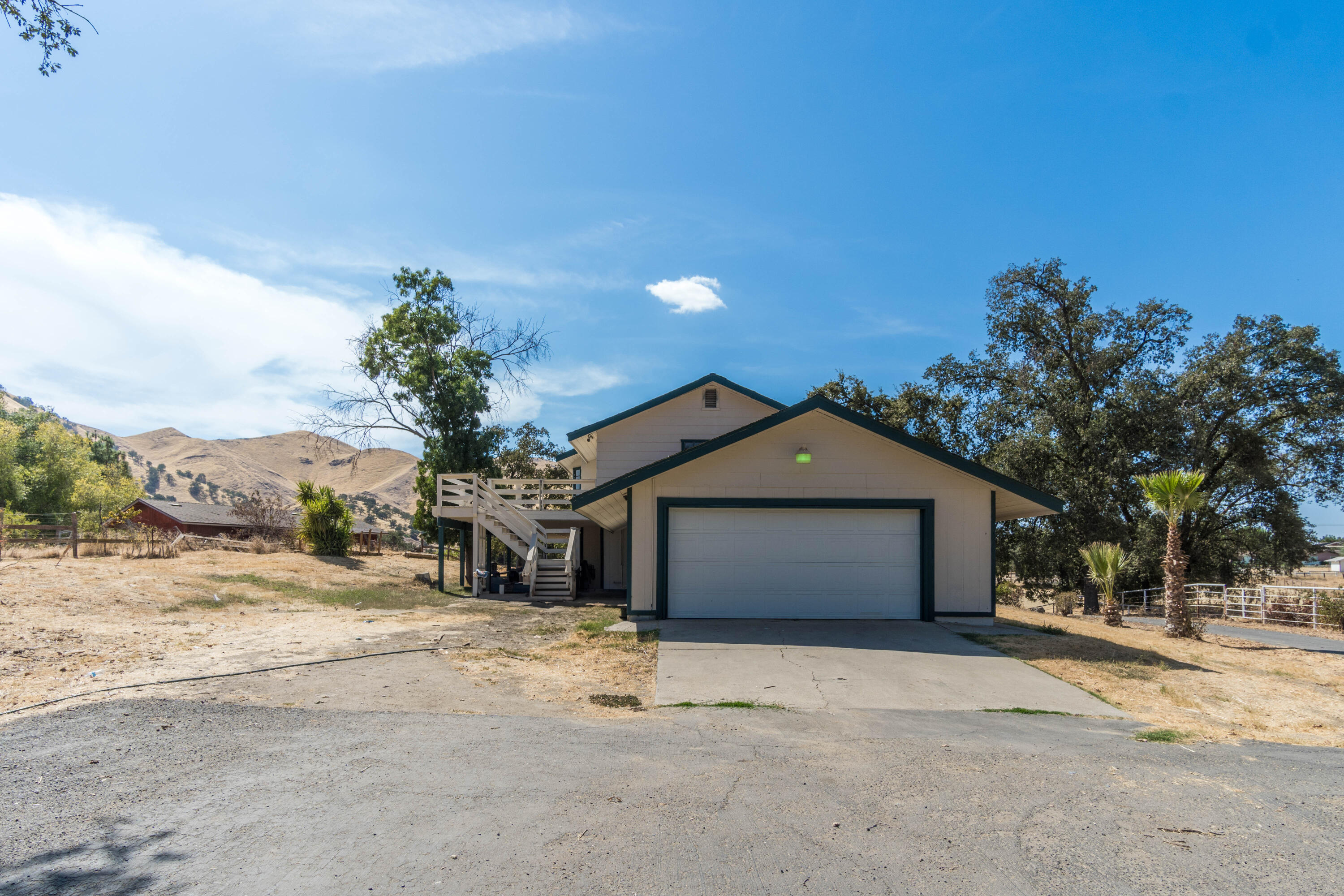 32100 Success Valley Dr, Porterville, CA 93257