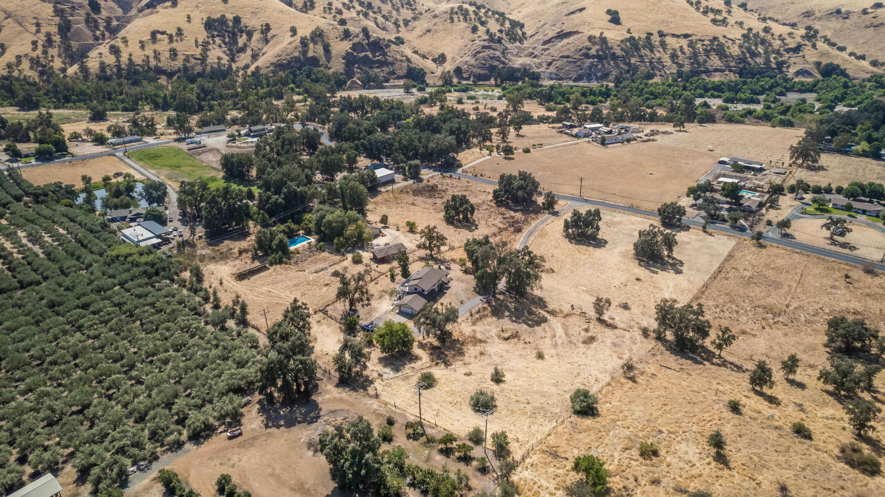 32100 Success Valley Dr, Porterville, CA 93257
