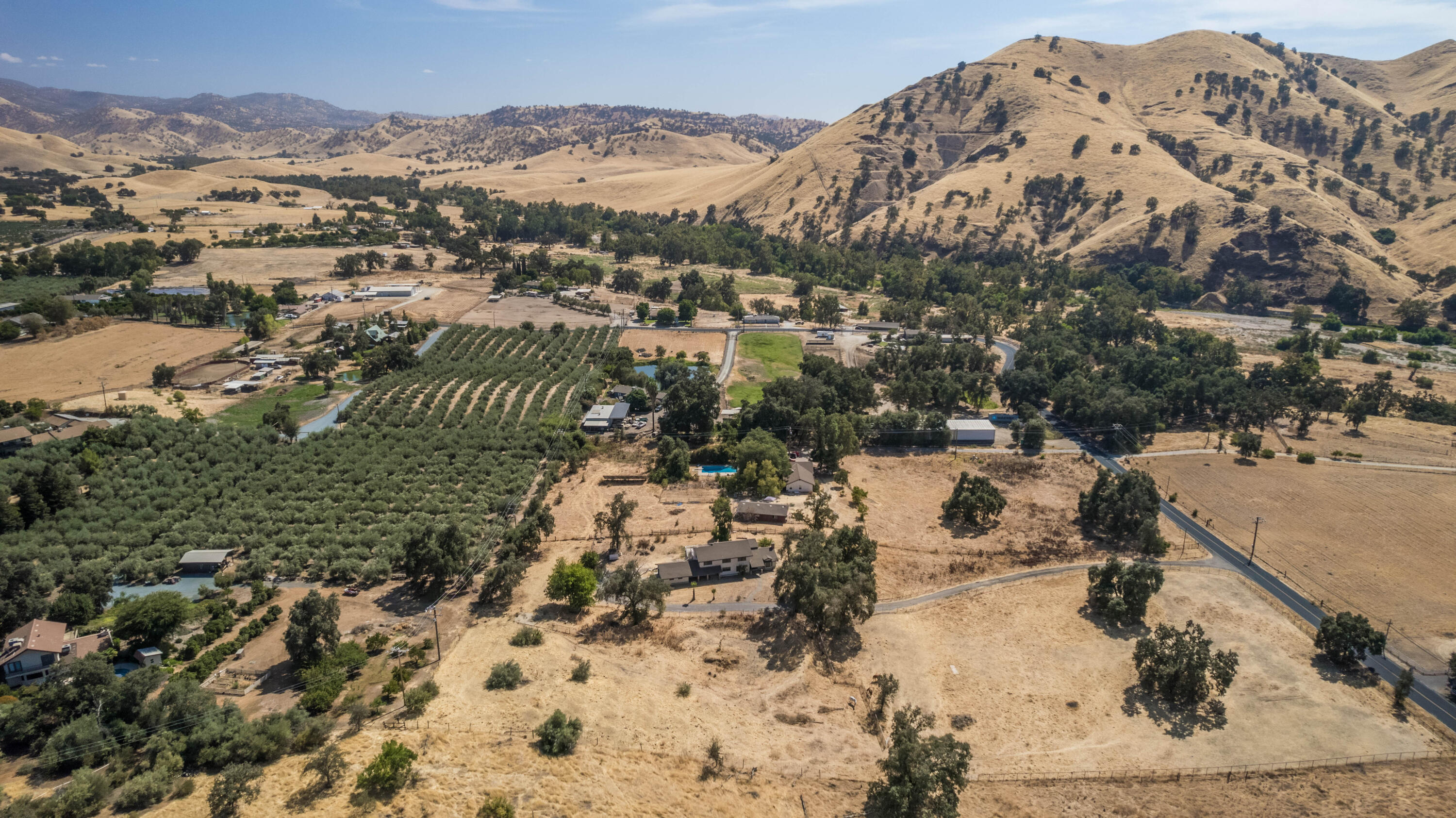 32100 Success Valley Dr, Porterville, CA 93257