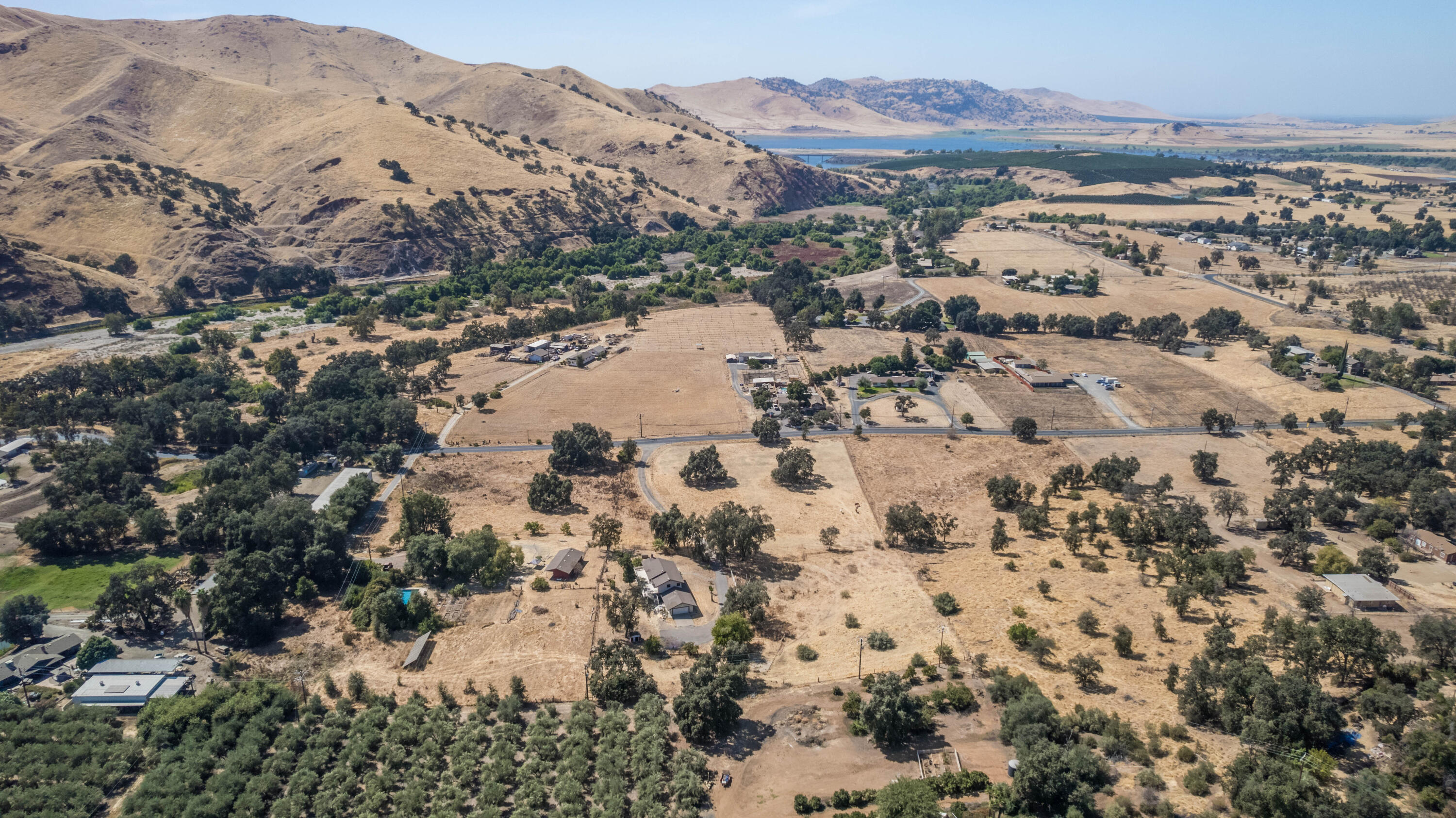 32100 Success Valley Dr, Porterville, CA 93257