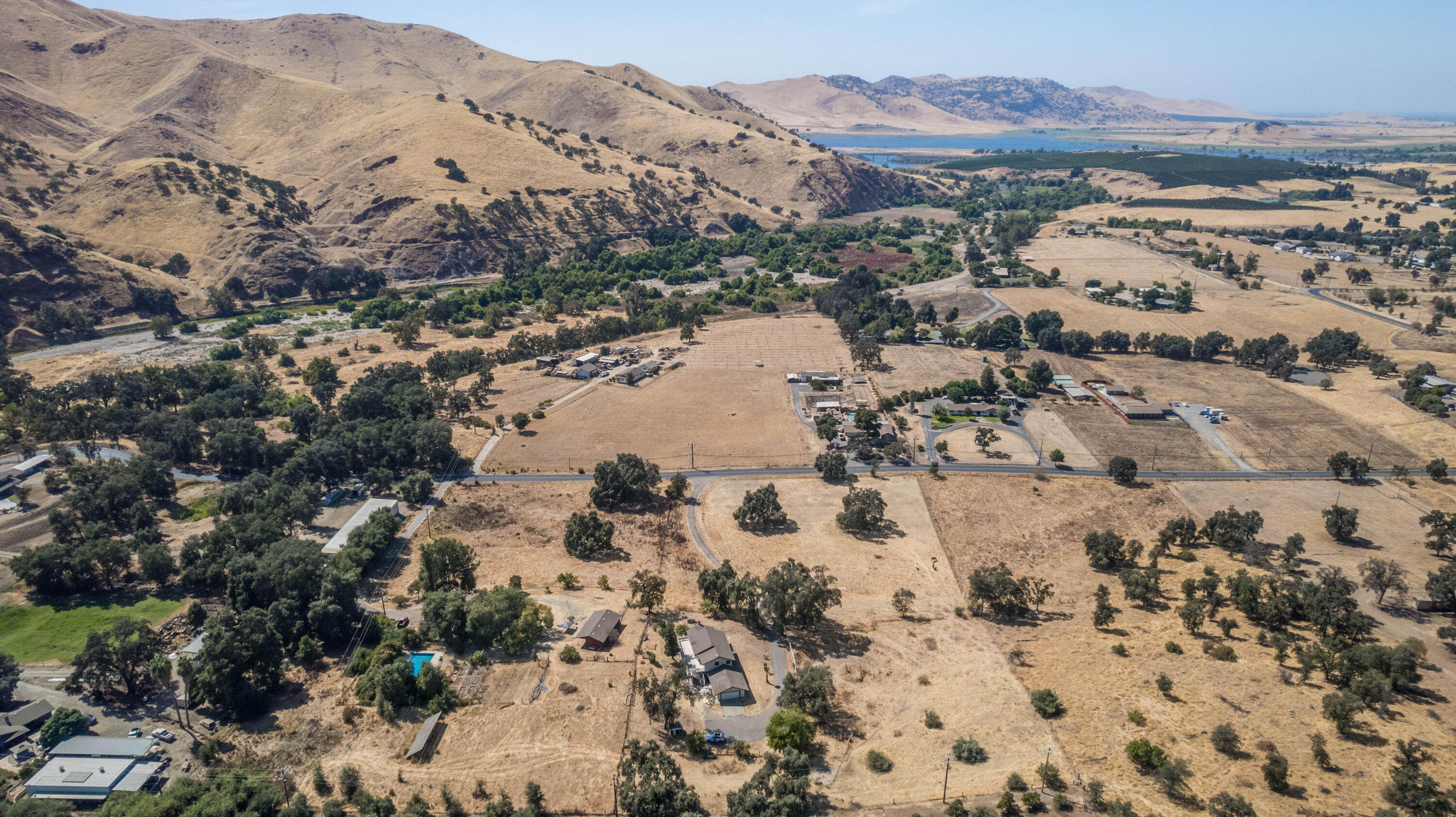 32100 Success Valley Dr, Porterville, CA 93257