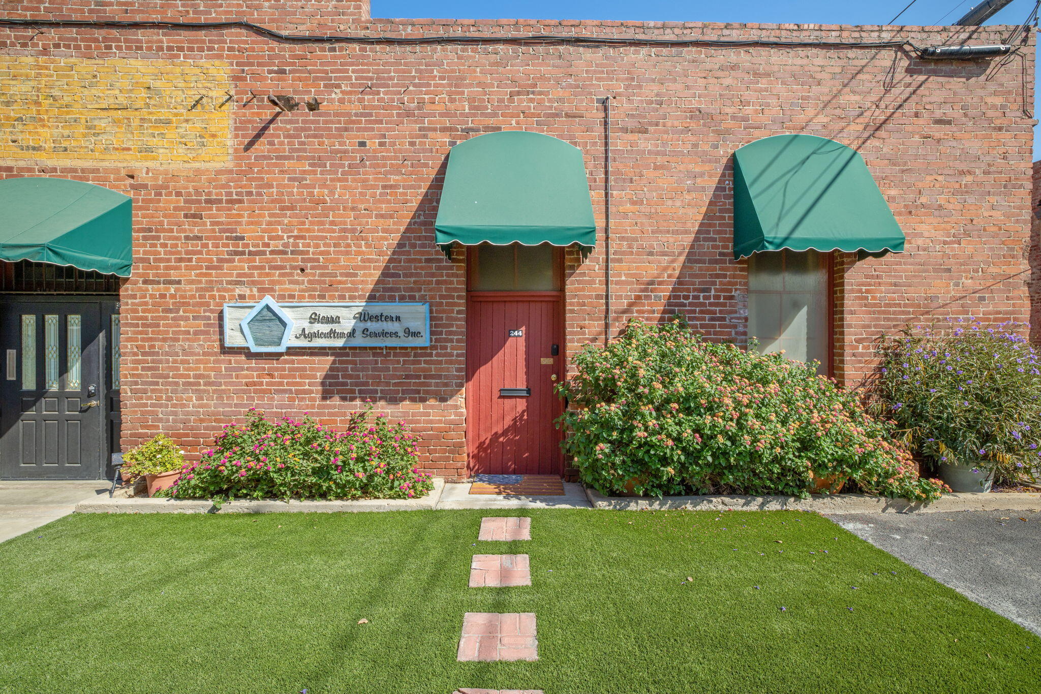 244 E Pine, Exeter, CA 93221